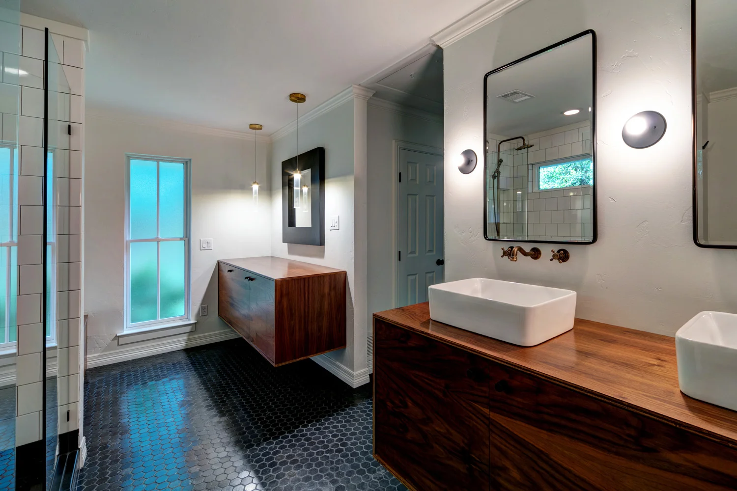 BEFORE RENOVATION / MASTER BATHROOM