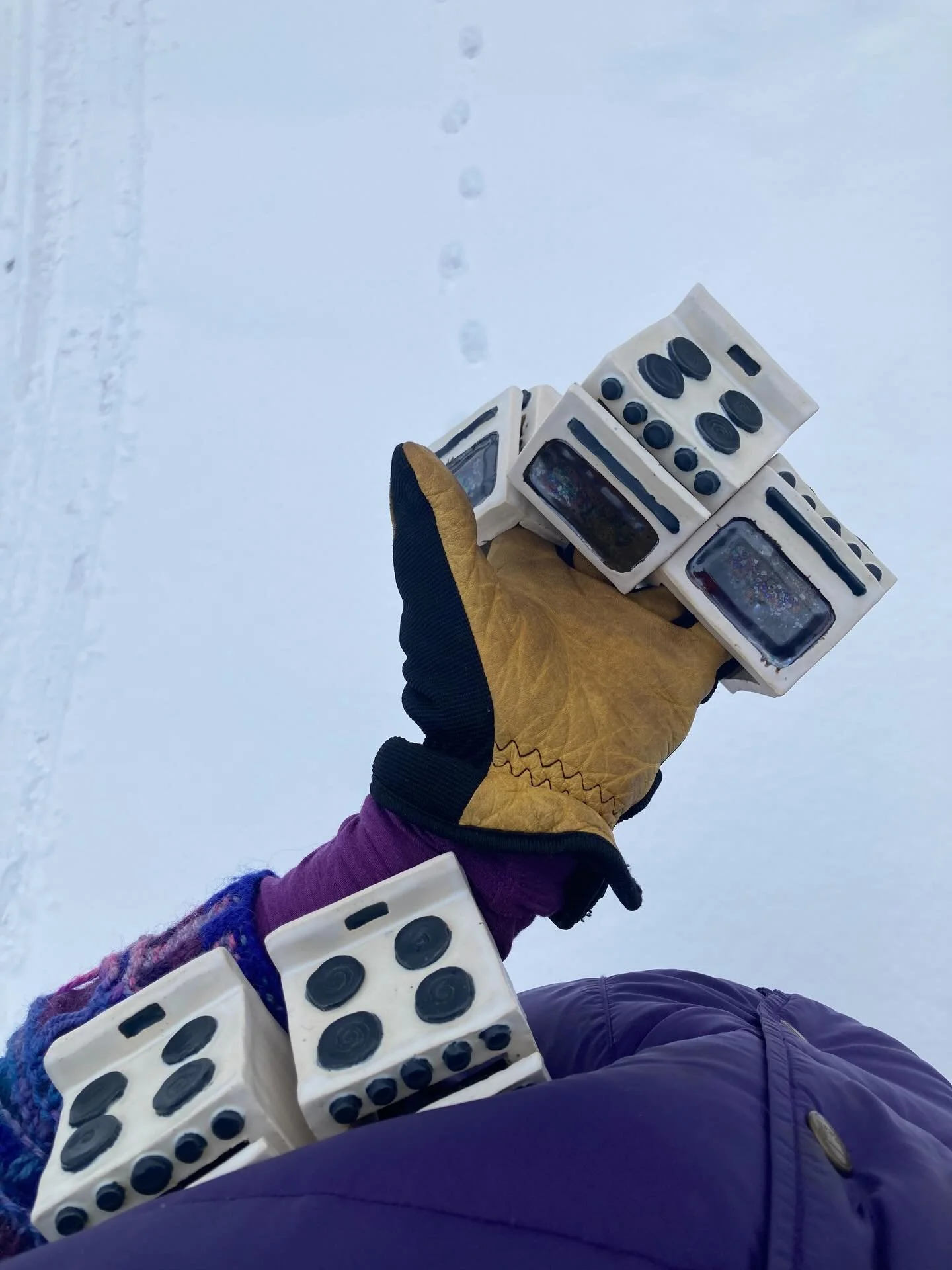 The friendliest of reminders- tomorrow Monday Dec. 15th is the last day to order online.  And don&rsquo;t worry, I&rsquo;ll take a little more care in delivering your goods then what&rsquo;s pictured here&hellip; 😘🫶🏻