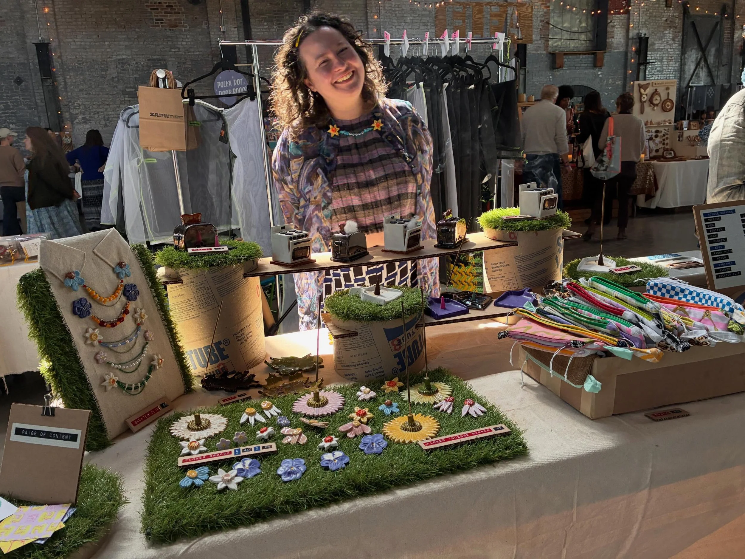 Wow my first Farm &amp; Flea complete! All sweater clips and pouches made for the market that were not purchased are now live on my website!

Big thank you @basilicahudson and @likemindedobjects for putting on this event. I had so much fun hanging wi