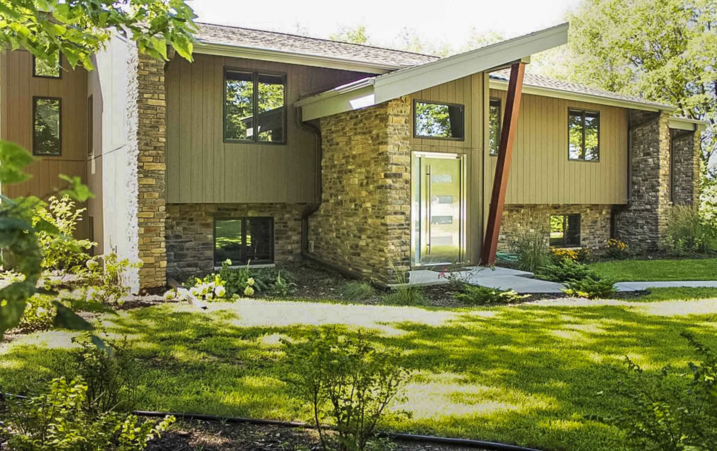 Featured image of post 70S Ranch Style House Exterior Makeover : Now it is finally time to tackle the exterior of our home and make it reflect our style as well.