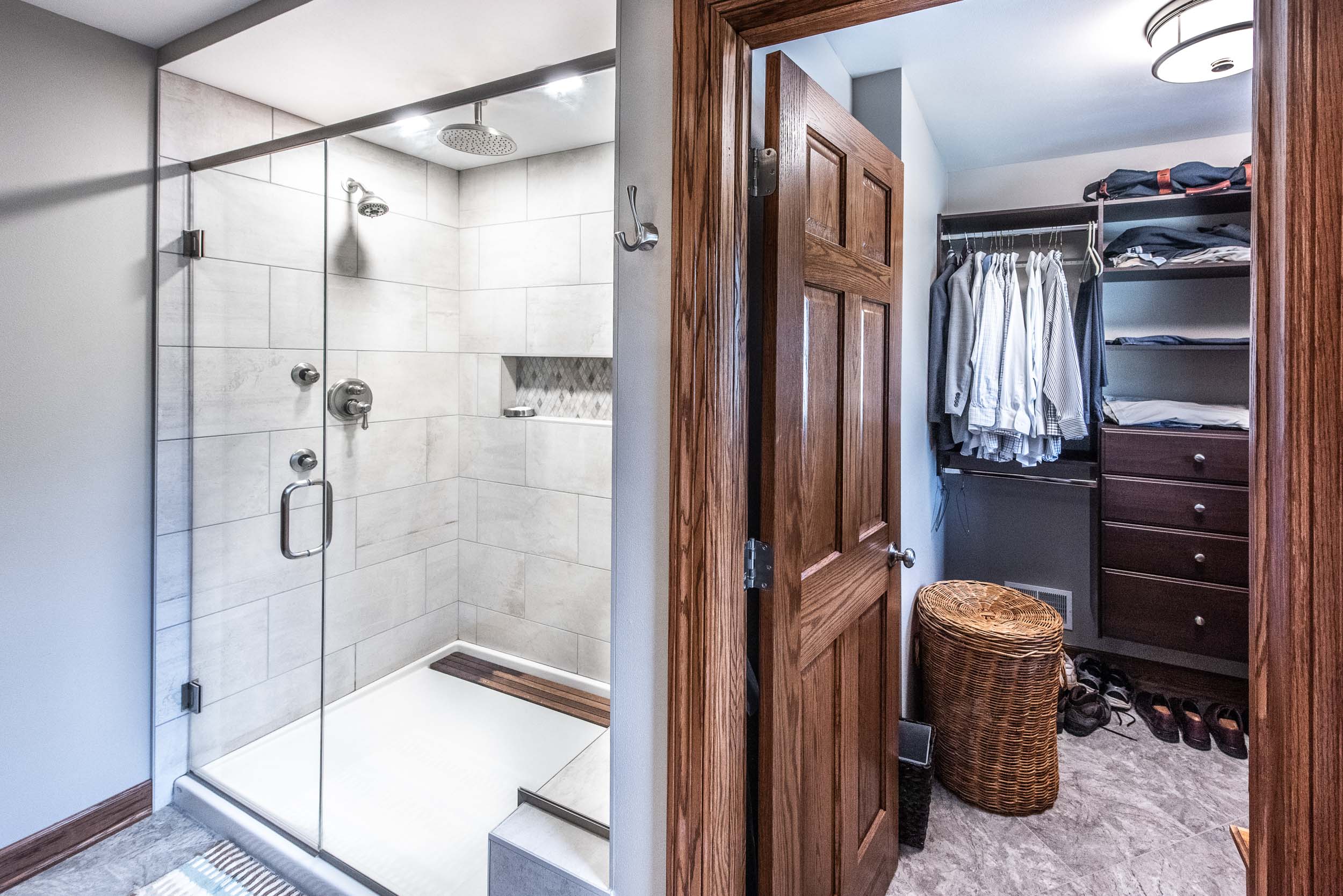 Master Bathroom With Walk In Closet