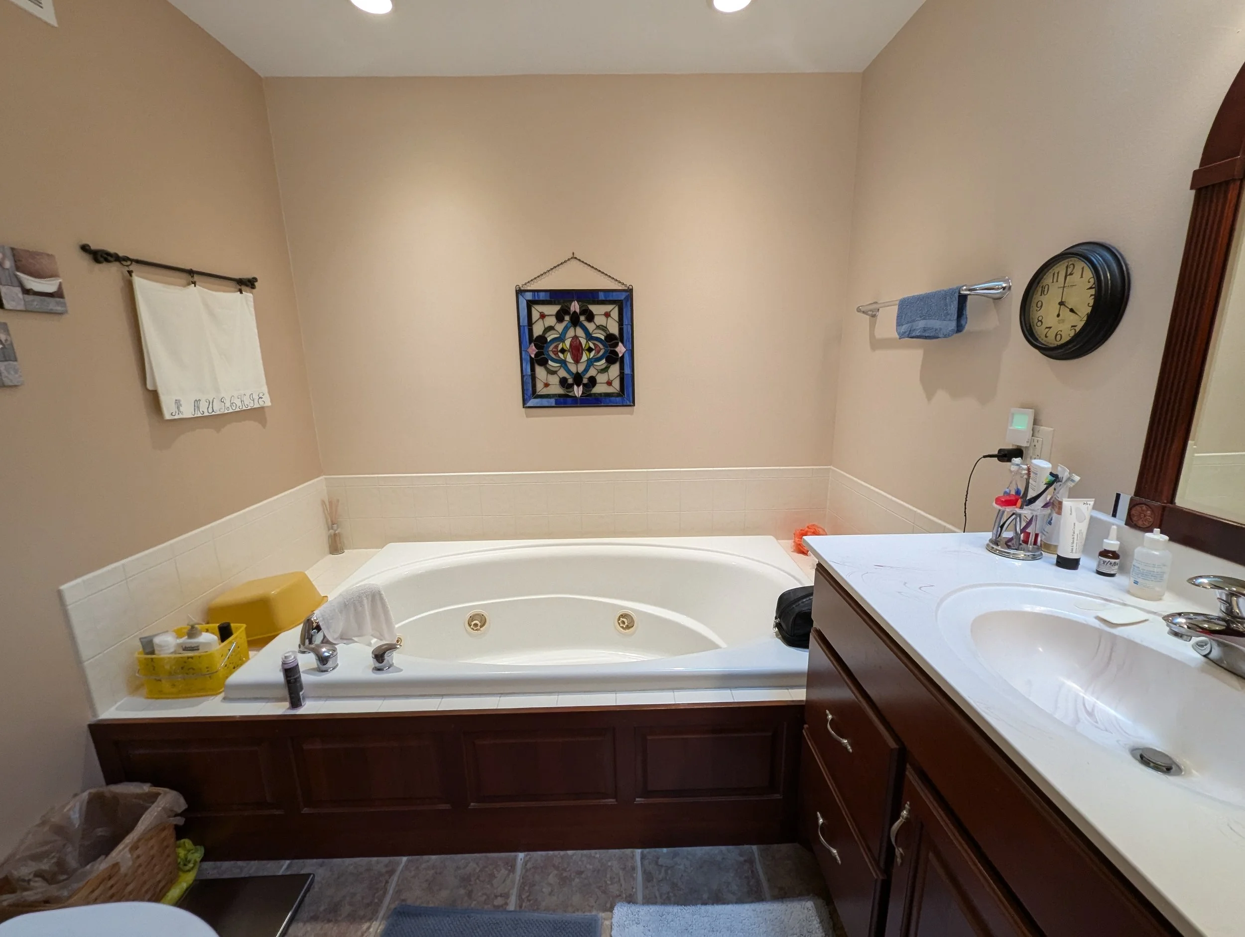 2000s bathroom with big jetted tub