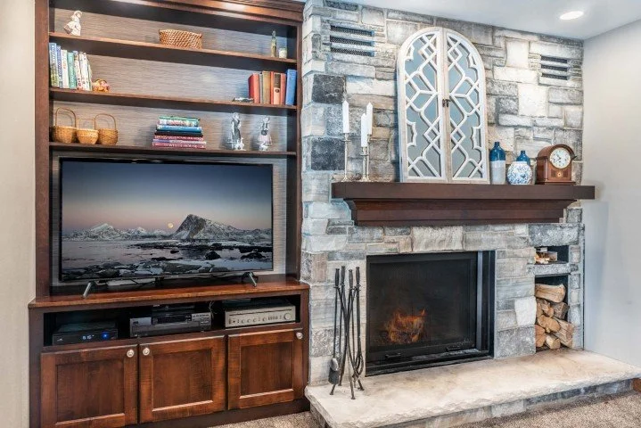 A high efficiency wood burning fireplace for a cozy living room