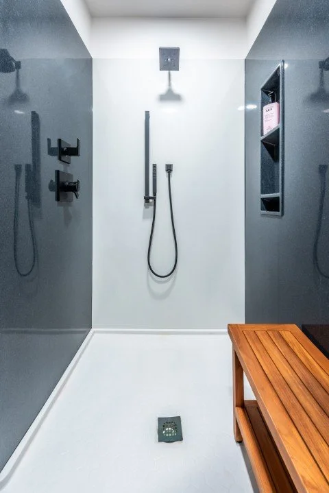 Easy to clean onyx shower in black and white