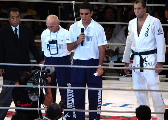 Professor Pedro Valente speaking on behalf of Grandmaster Helio Gracie and his son Royce Gracie at the Tokyo Olympic Stadium in Japan.&nbsp;