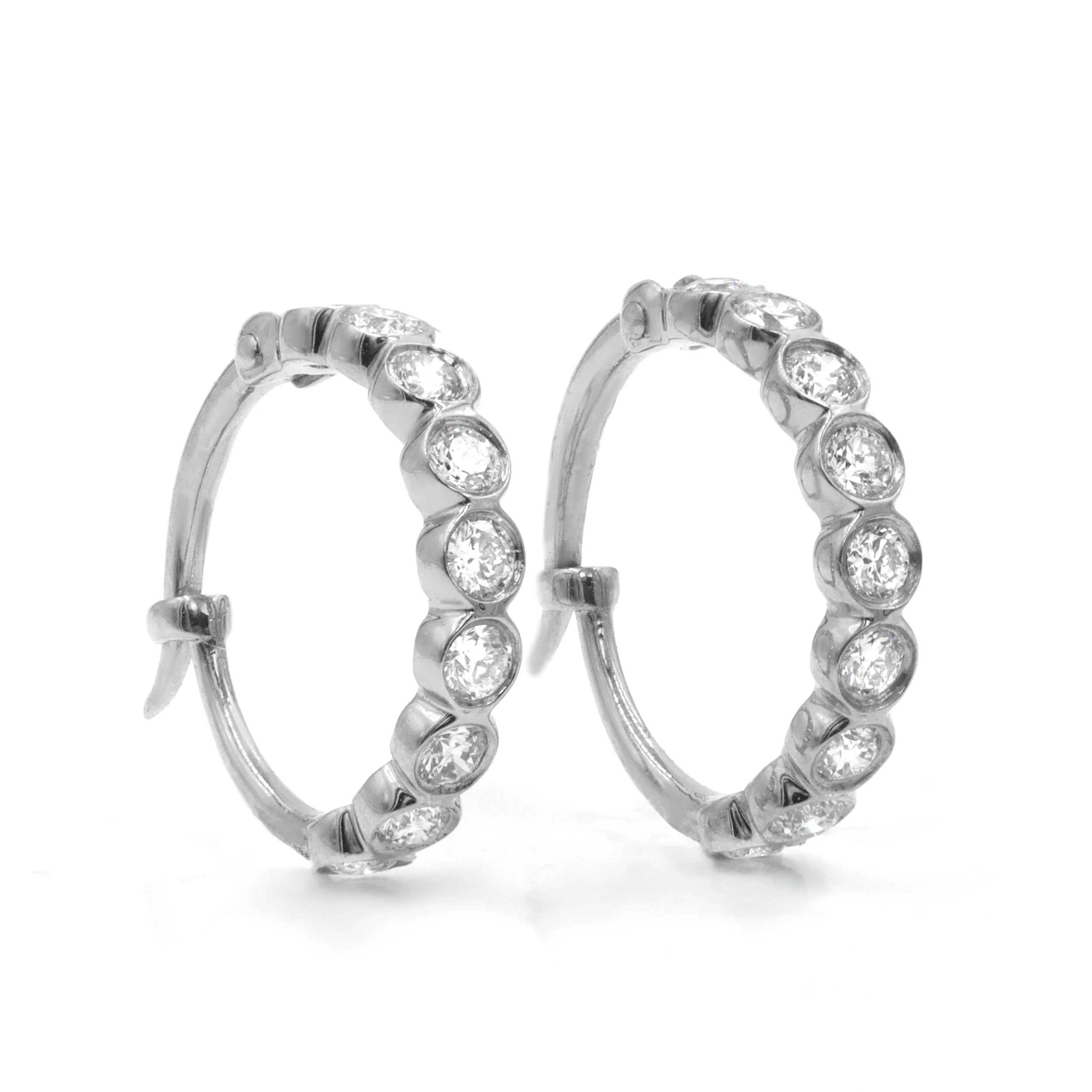 PETITE CHLOE HOOPS - KW- ANGLE.jpg