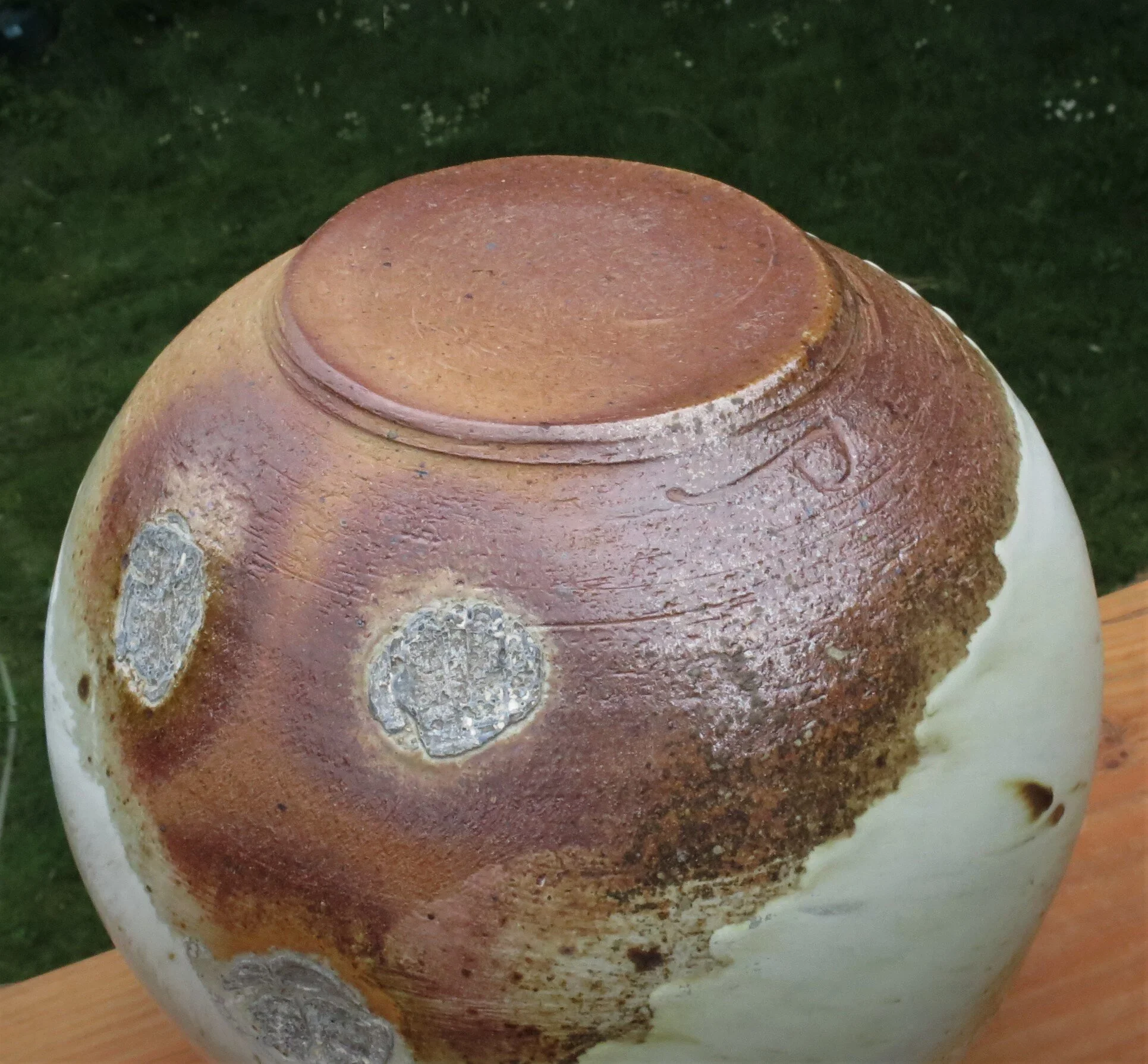 Large jar with shino & whte-6a.JPG