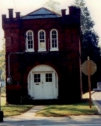 The Former North East Library In 1952 the League obtained permission from the town board to convert the upstairs of the town jail into a library. Through fundraising efforts bookshelves were built, flooring and a new heater were installed, utilities and cleaning were subsidized, and books were purchased. Members served as volunteer librarians. As the small library grew, the League supported efforts to open a new and larger branch.