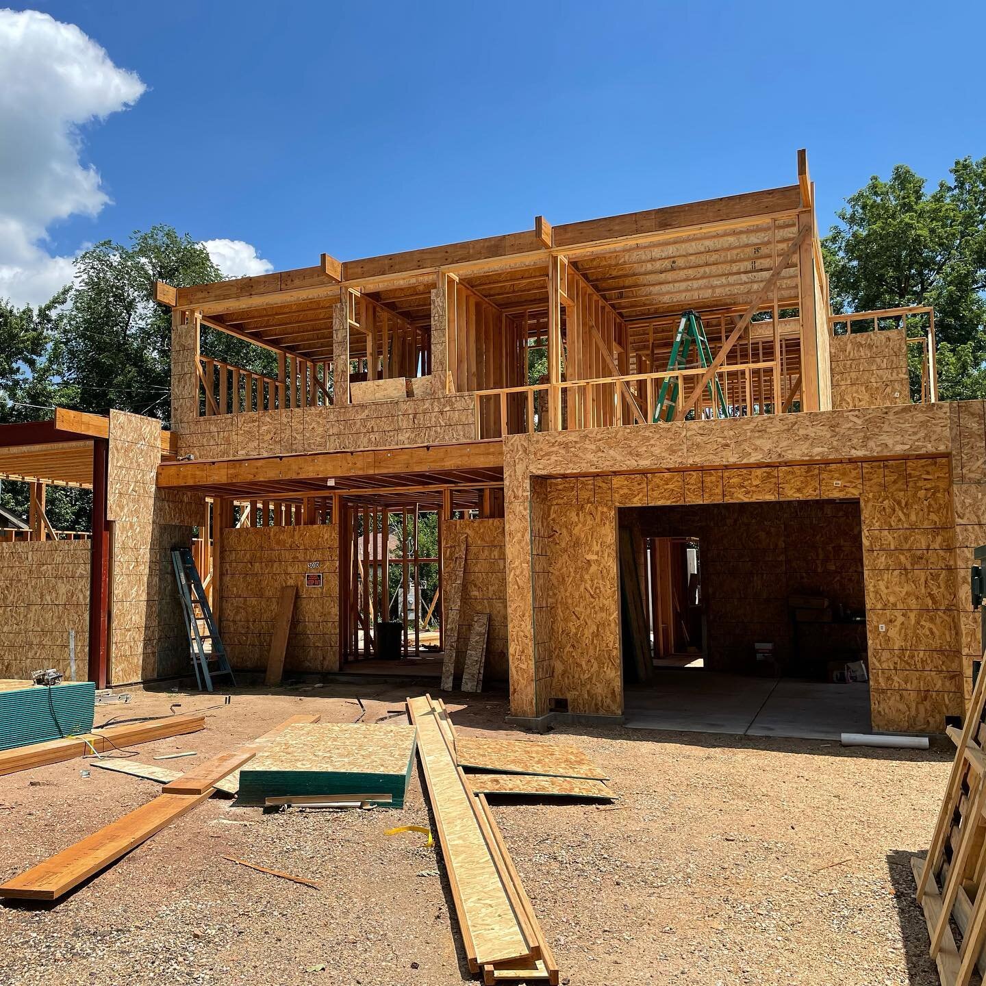 Great framing progress on our new house project in North Boulder. Jesse and his team are making it happen. .
.
.
.
#designbuild #colorado #residentialdesign #architecturedaily #archilovers #archdaily
#dwell #thinkingarchitecture #residentialarchitect