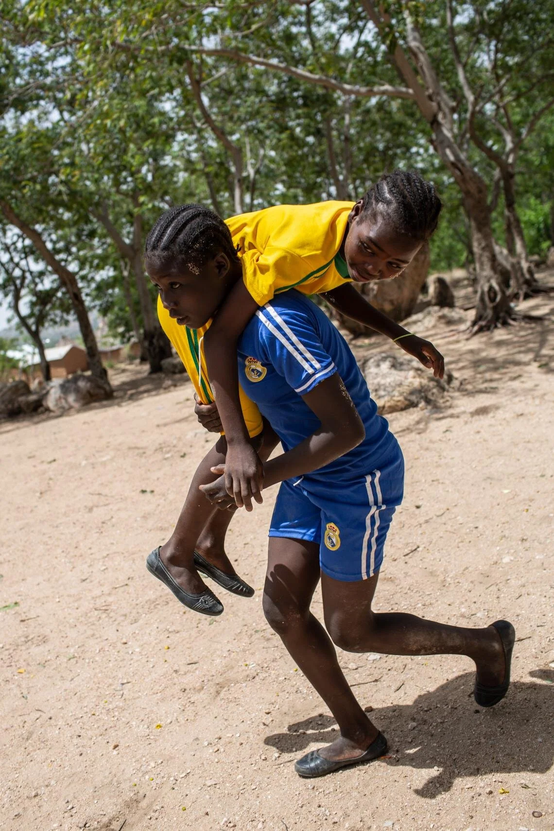 Ideological opposition to what is seen as Western-style education, especially for girls, is central to many of the disputes that ravage the region. As a result, schoolchildren, teachers and administrators are being deliberately targeted. Children participate in an armed assault simulation during an emergency drill in Baigaï on 26 May 2019.