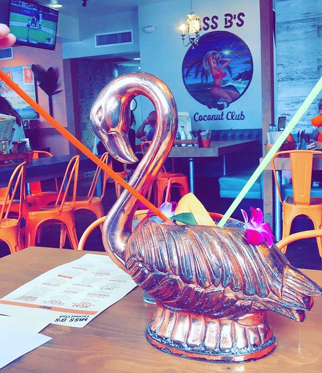 Dreaming about this flamingo tiki drink to get me through this Monday!🍹 #missbcoconutclub #captainandcraft