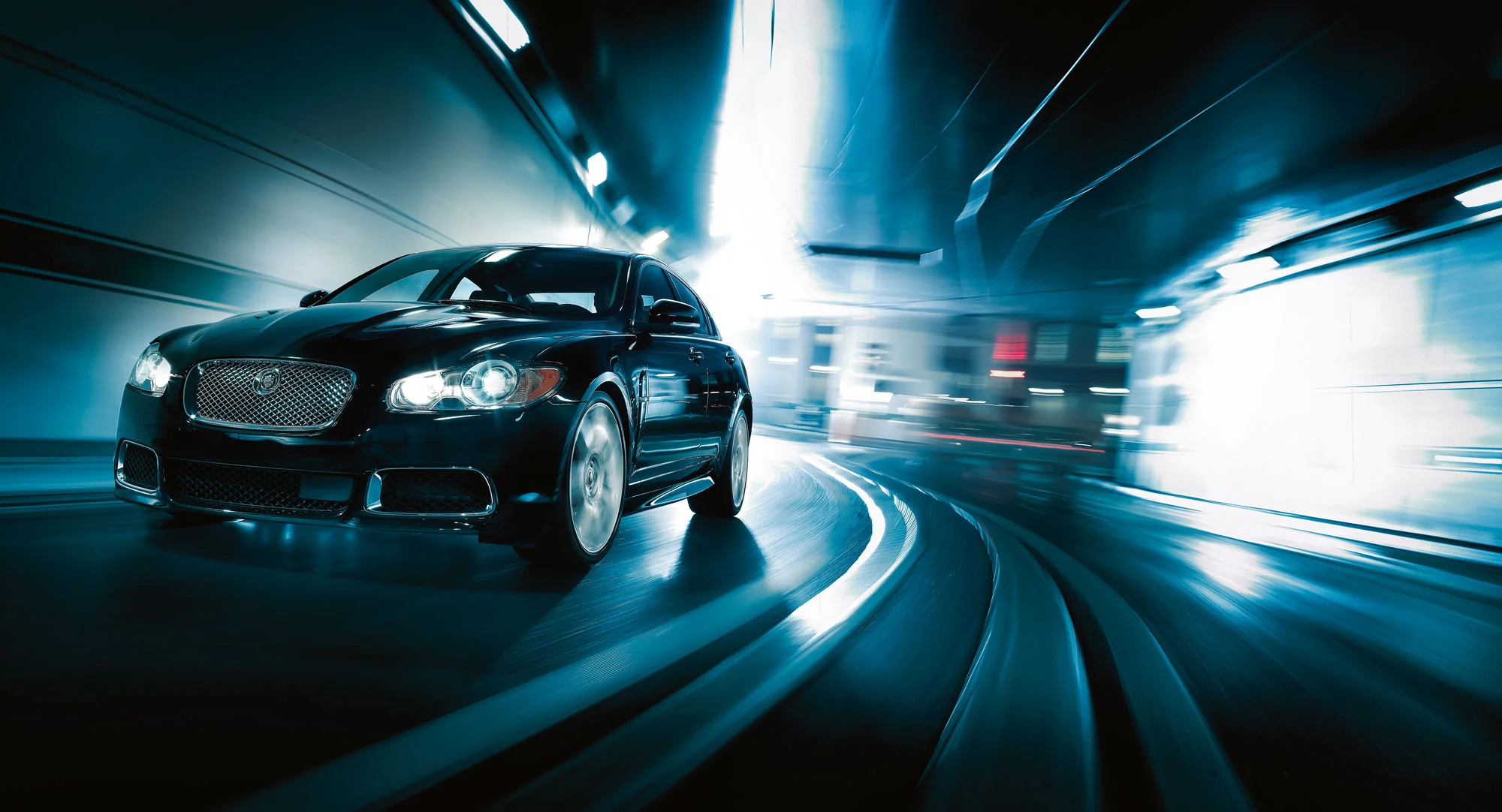Jaguar_XF_01.jpg