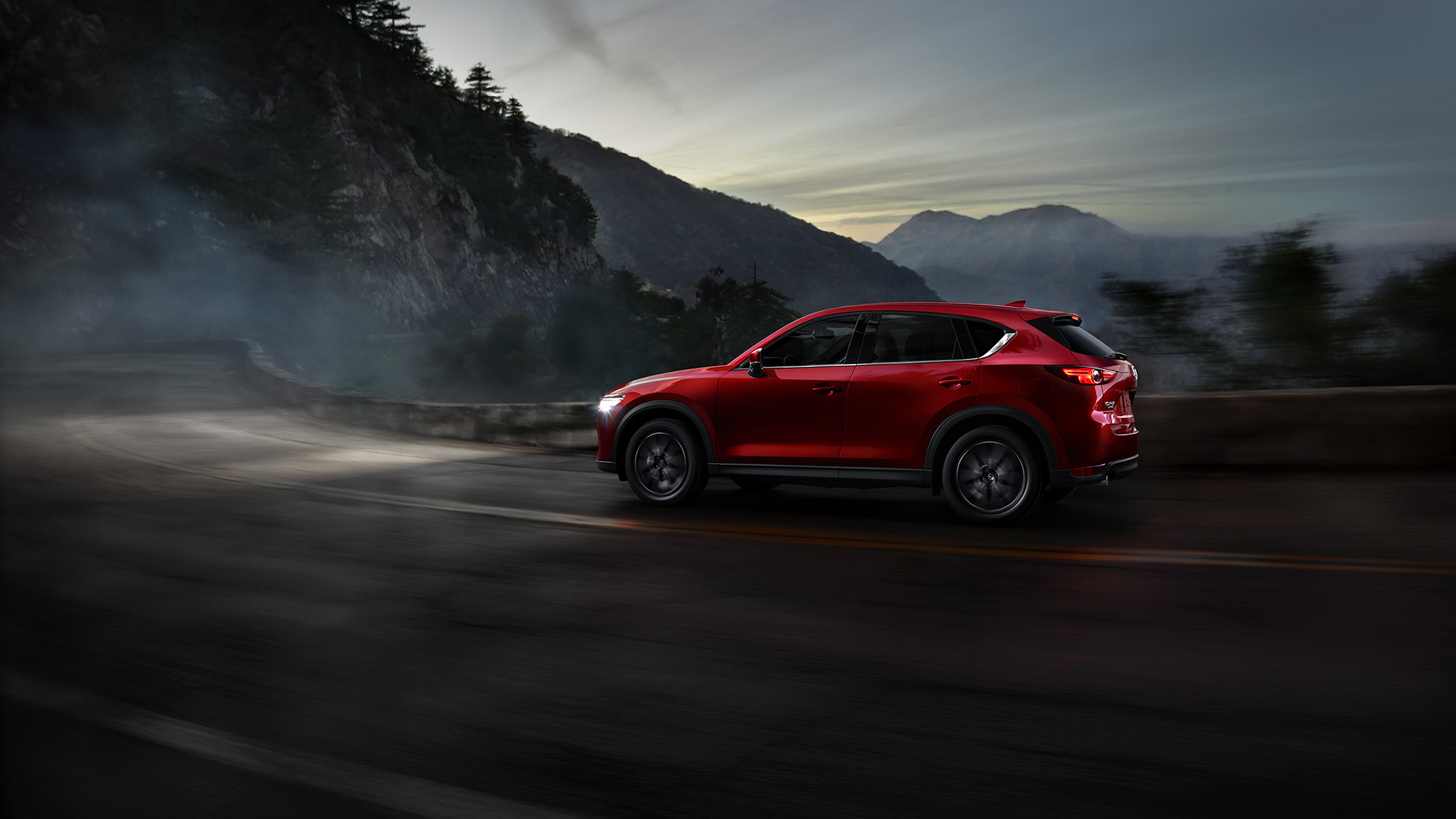 MY17_MAZDA_CX-5_003_25355_fnl_lay_rgb.jpg