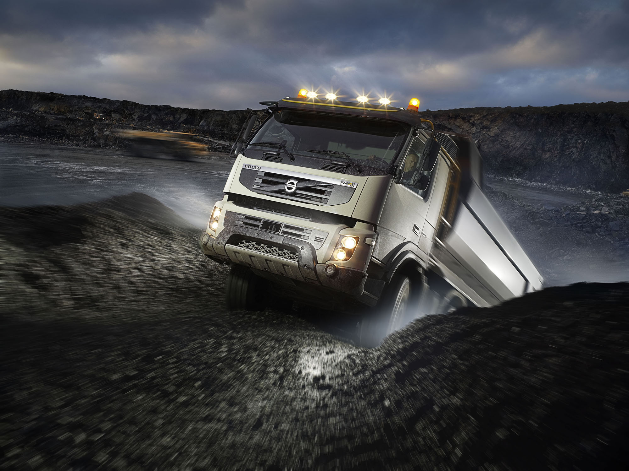 2822_8x4_hill_V2_MASTER_VTC-1.jpg
