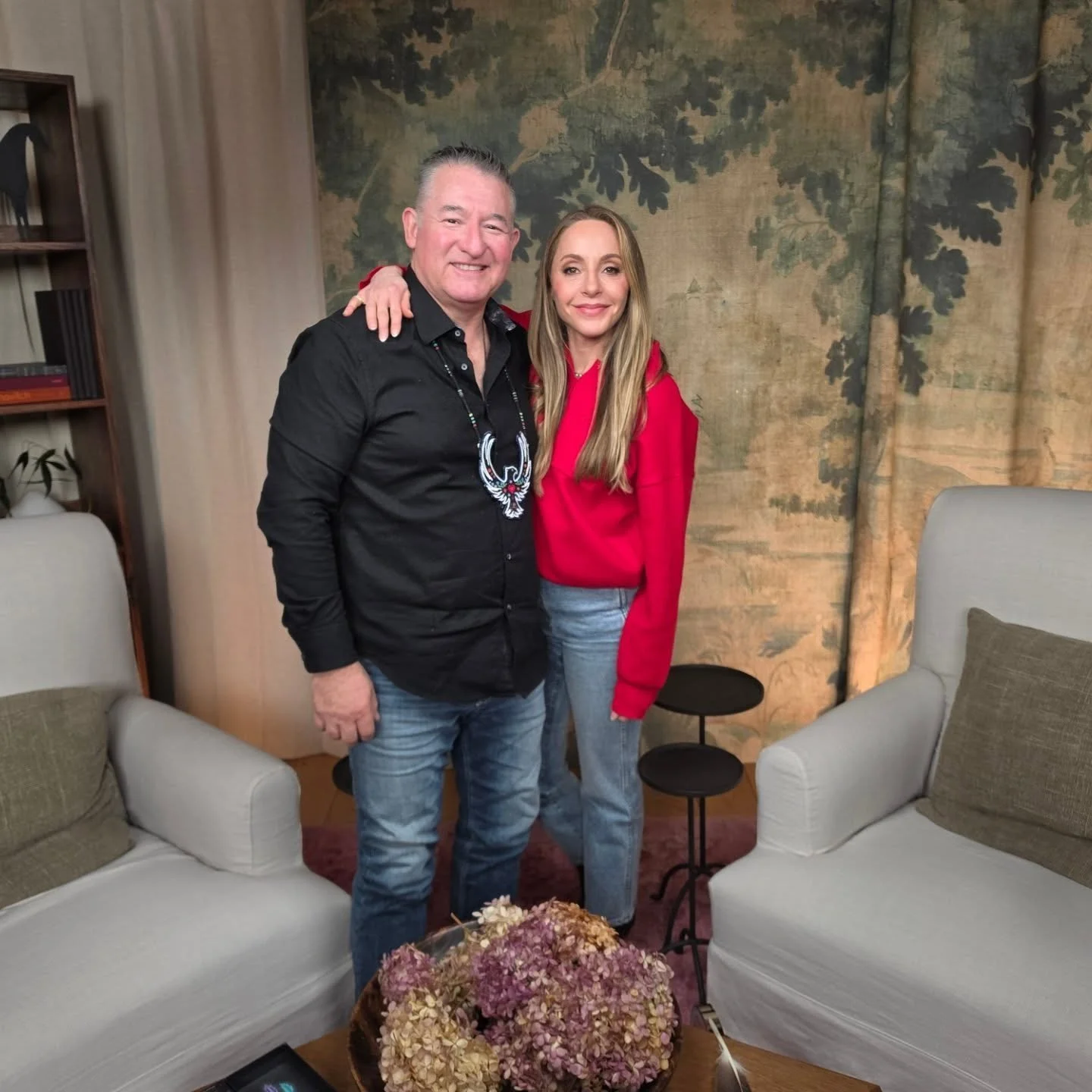 I had a great day today sharing wisdom and teachings with Hay House author Gabriel Bernstein's and her new podcast called Dear Guides. We filmed three episodes today and I look forward to sharing them with you when they are released. ❤️✨️🙏😇