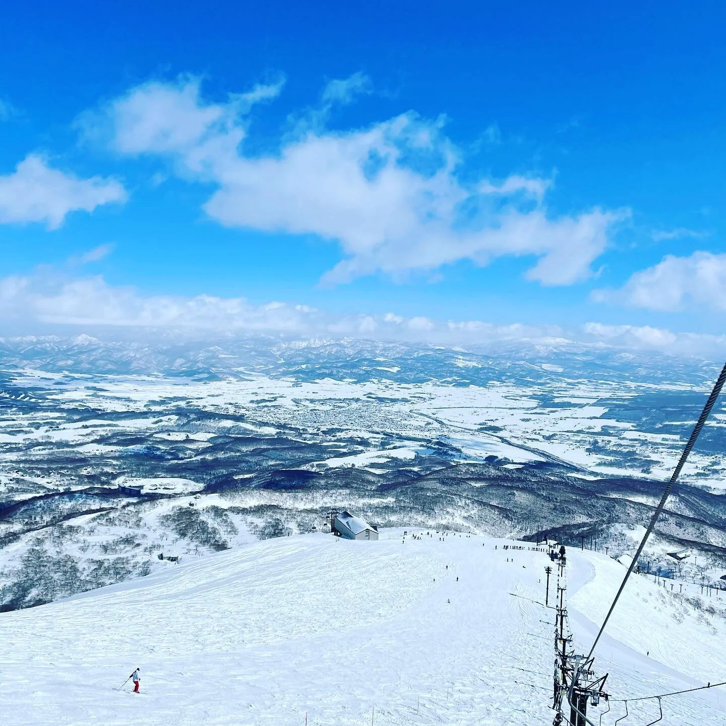 Every year, skiers and snowboarders from all over the world head to Niseko in search of a quality ski experience on the region&rsquo;s renowned powder snow!! 

#setsuin #setsuinniseko #setsuinhanazono #hirafu #setsuinhotel #skiing #ski #snowboarding 