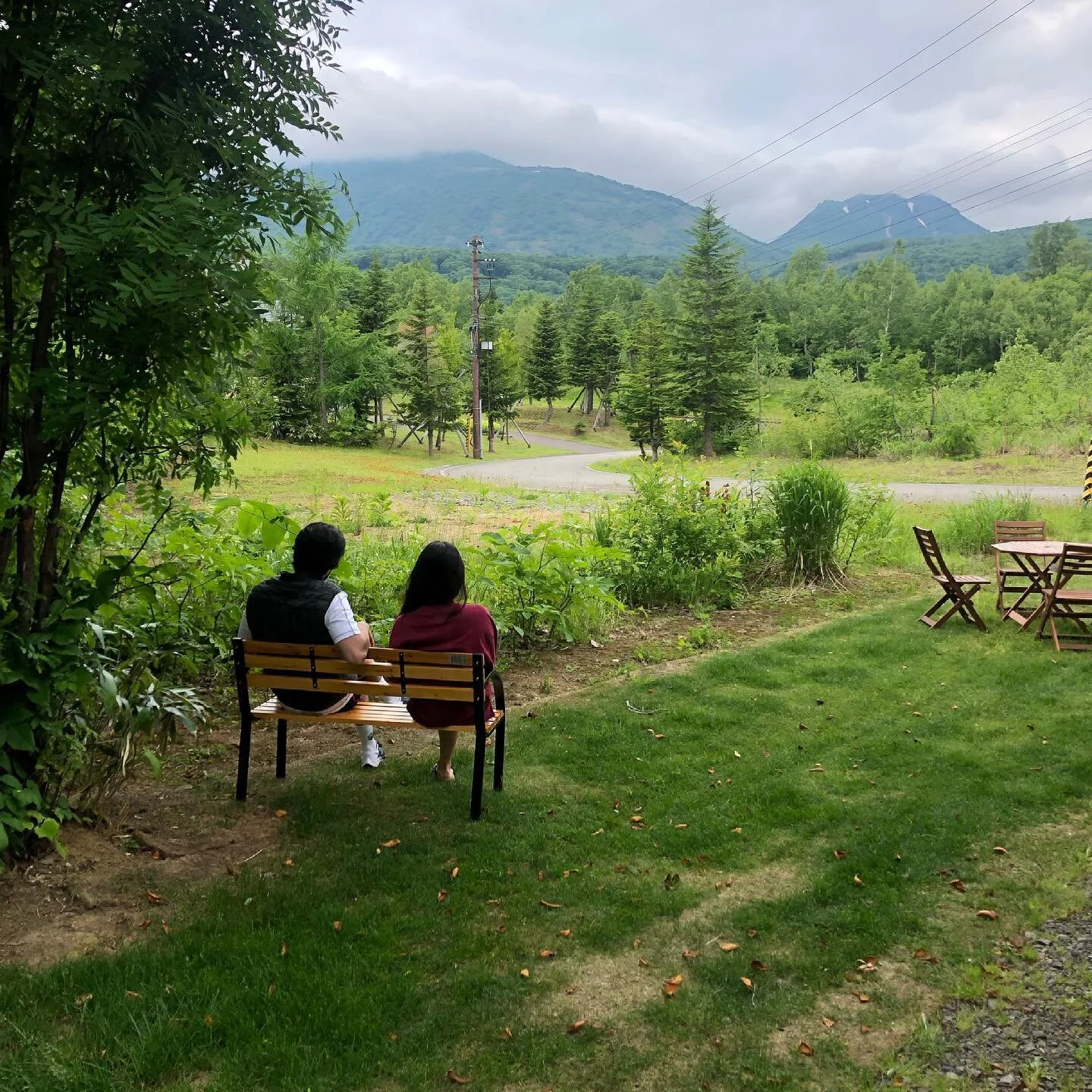 Contemplating the mountains.
#hanazononiseko #nisekojapan #hokkaidosummer #nisekolife #nisekosummer #nisekoportfolio #hanazonosummer