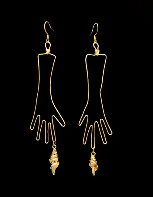 Hands with single shell.jpg