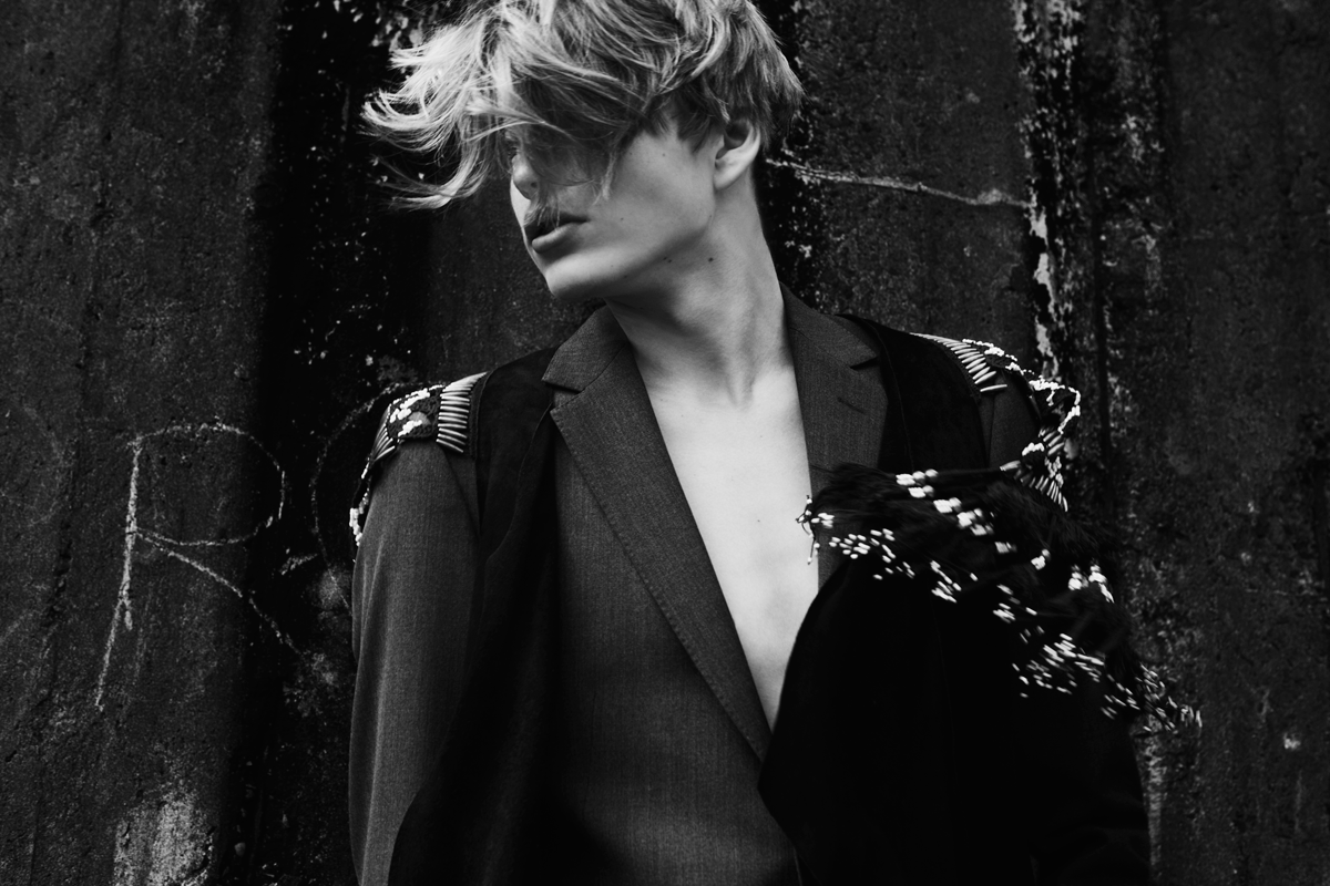 IRIS-Magazine-Jordan-Barrett-3.gif