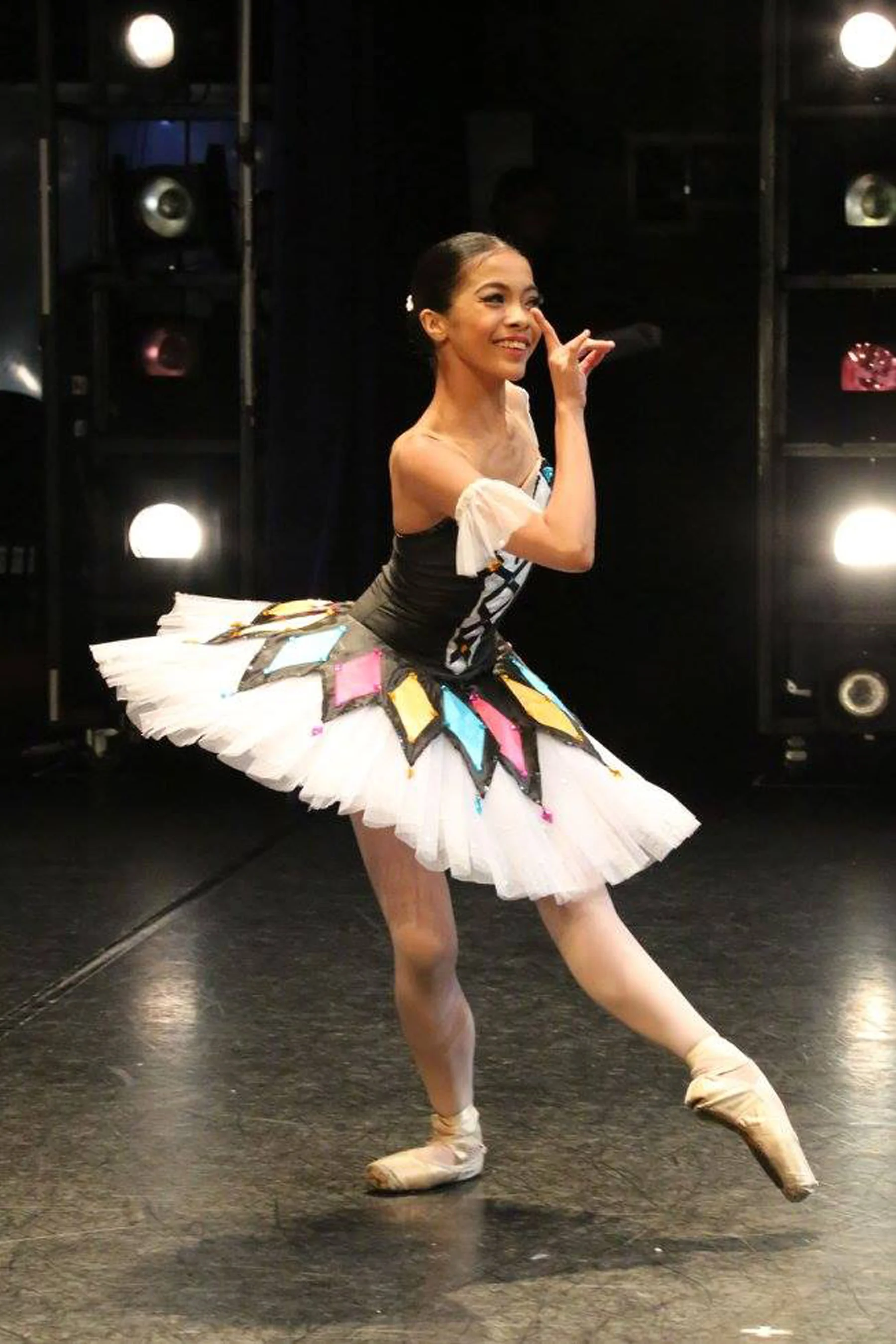 Nicole Barroso won the silver medal in the Junior A category of the 6th Asian Grand Prix.