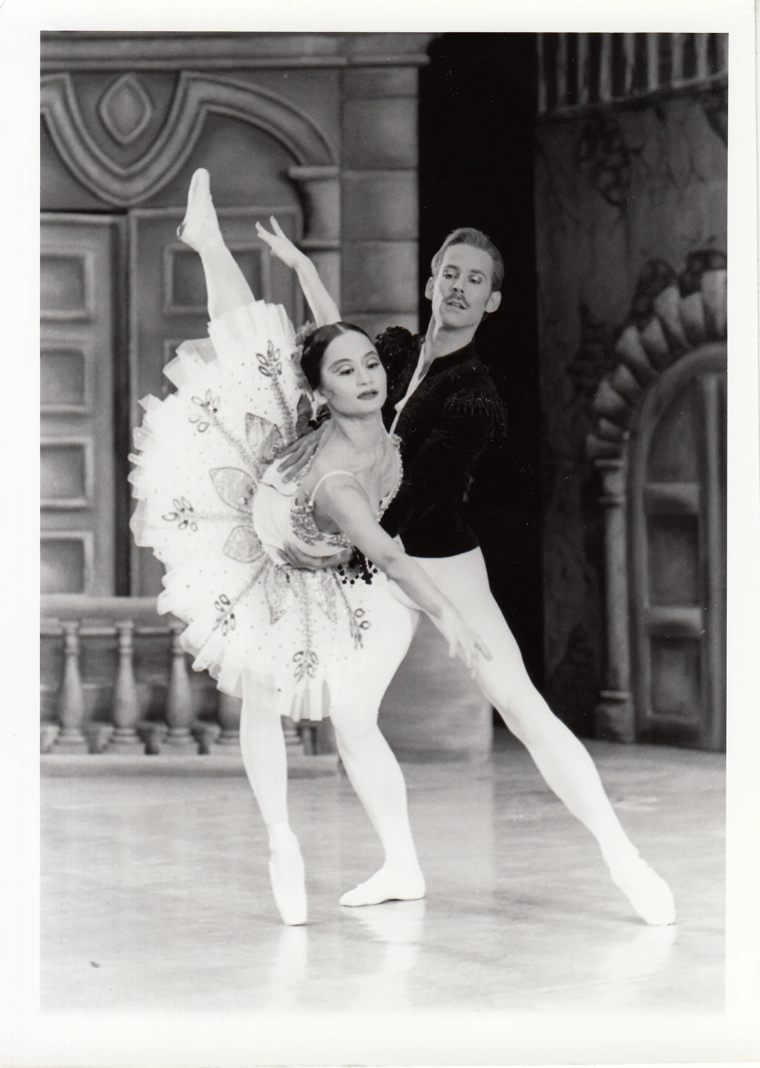 Wes Chapman, also from the American Ballet Theater, partnered Lisa Macuja in the same production at the Cultural Center of the Philippines. Photo courtesy of the Ballet Manila Archives