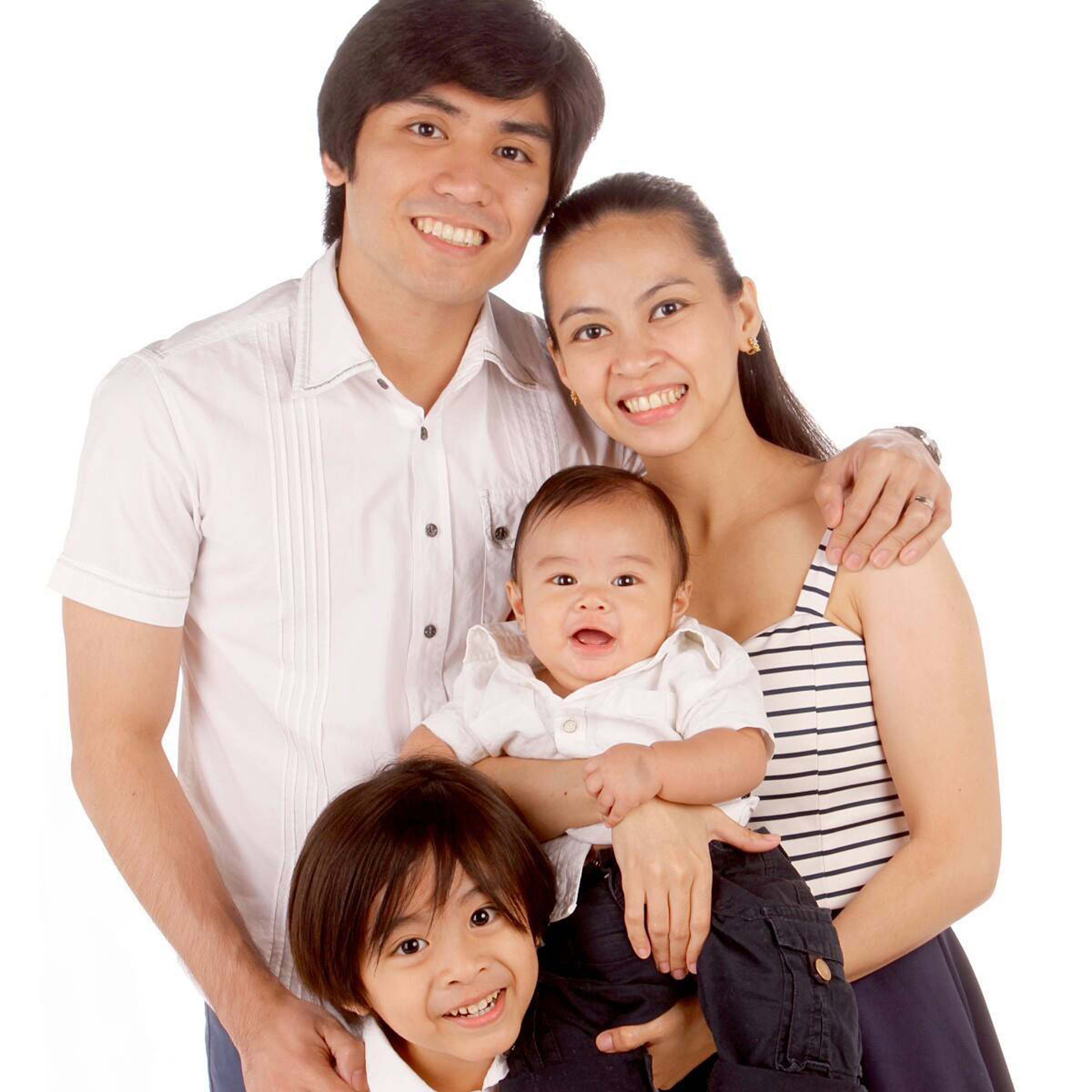 Photo from 2015 shows Sofie with husband Romeo and their kids Ethan and Liam. A third boy joined the family in April. Photo from Sofia Sangco-Peralta’s Facebook page