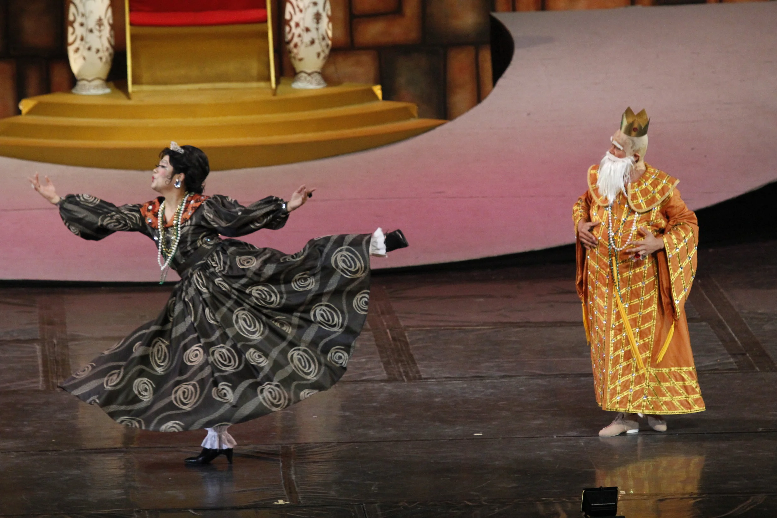 Comic touches are provided by the governess and the king. Photo by Ocs Alvarez