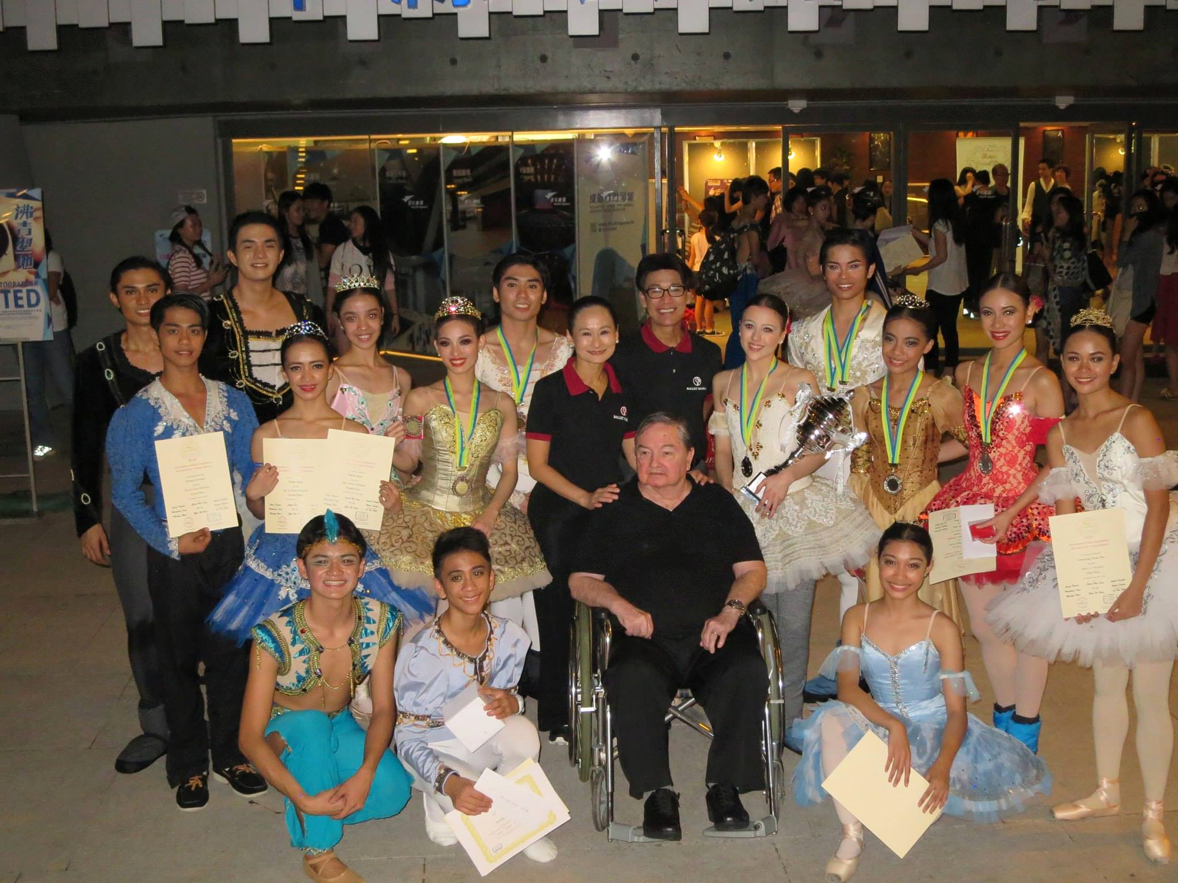  Fred is on hand to congratulate the BM dancers who won medals and citations at the Asian Grand Prix in Hong Kong in 2015. Standing to his left is principal artist Katherine Barkman who bagged the competition’s top prize. 