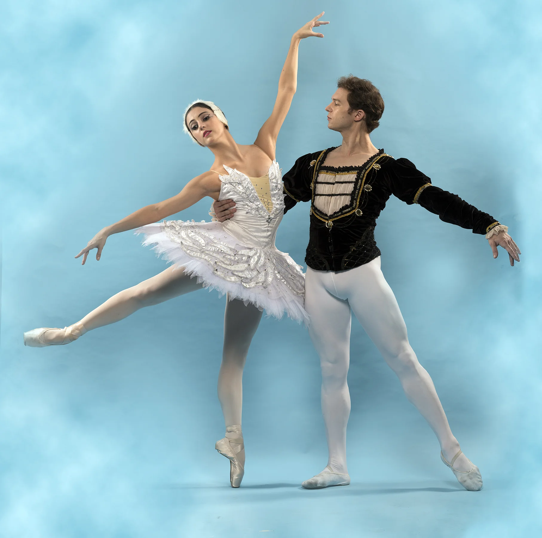 Katherine is partnered by Joseph Phillips in Swan Lake . Photo by G-nie Arambulo
