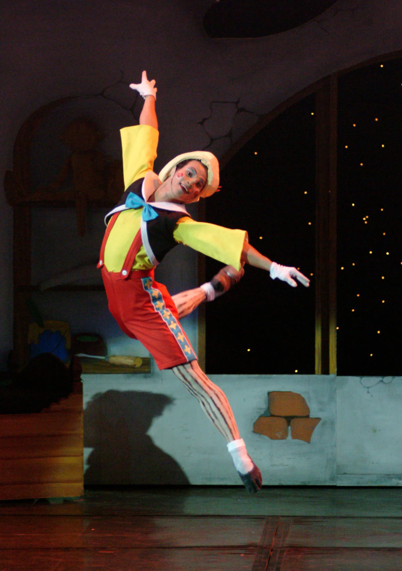 Alvin Santos reprised the lead role which he had first danced two years before. In 2015, he portrayed Pinocchio yet again in its full-length version. Photo by Ocs Alvarez from the Ballet Manila Archives collection