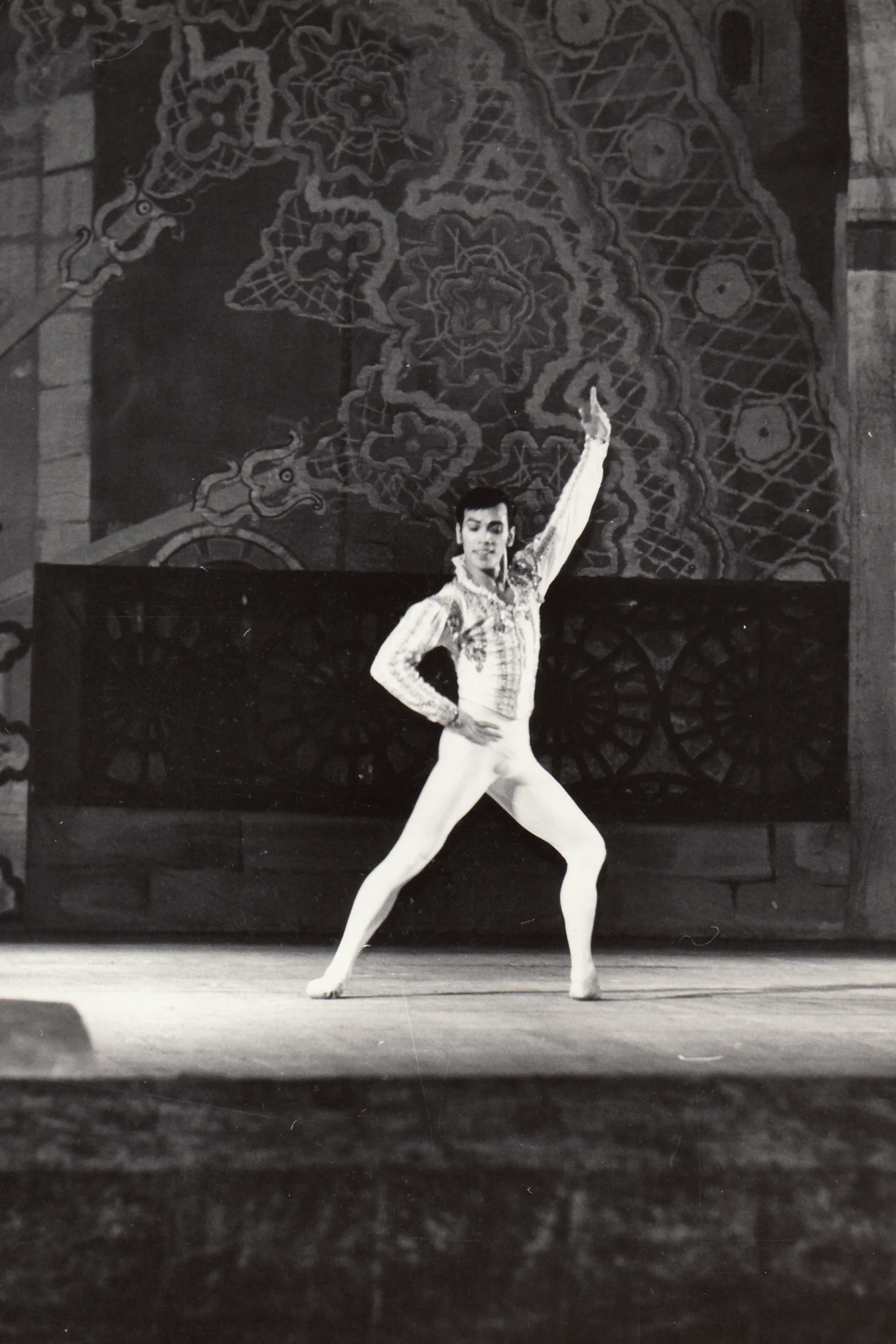 Shaz draws on his experiences as a danseur in teaching the dancers of Ballet Manila today. Photo from the Ballet Manila Archives collection