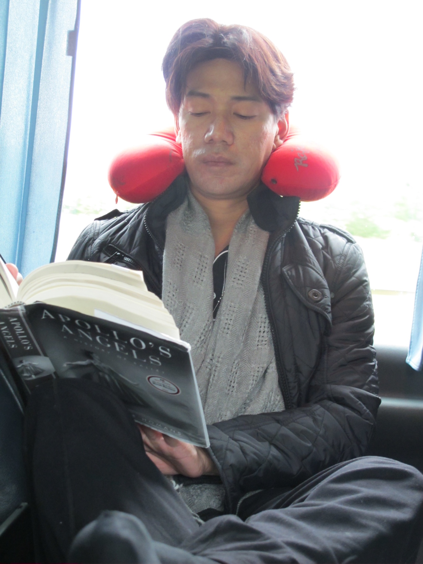 Shaz is a voracious reader, especially of books on ballet.
