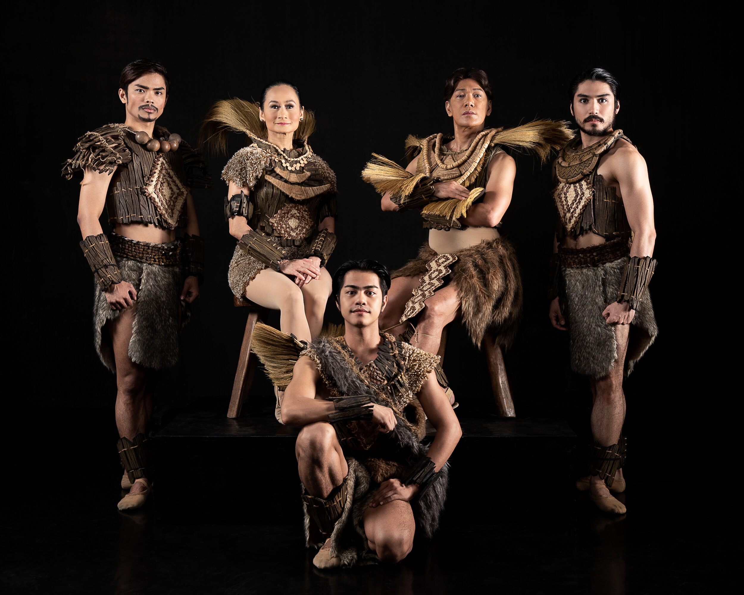  Haring Fernando (Osias Barroso) and Donya Valeriana (Lisa Macuja-Elizalde) live happily with their sons (from left) – Prinsipe Pedro (Elpidio Magat), Prinsipe Diego (Romeo Peralta) and Prinsipe Juan (Anselmo Dictado) – until the king becomes sick wi