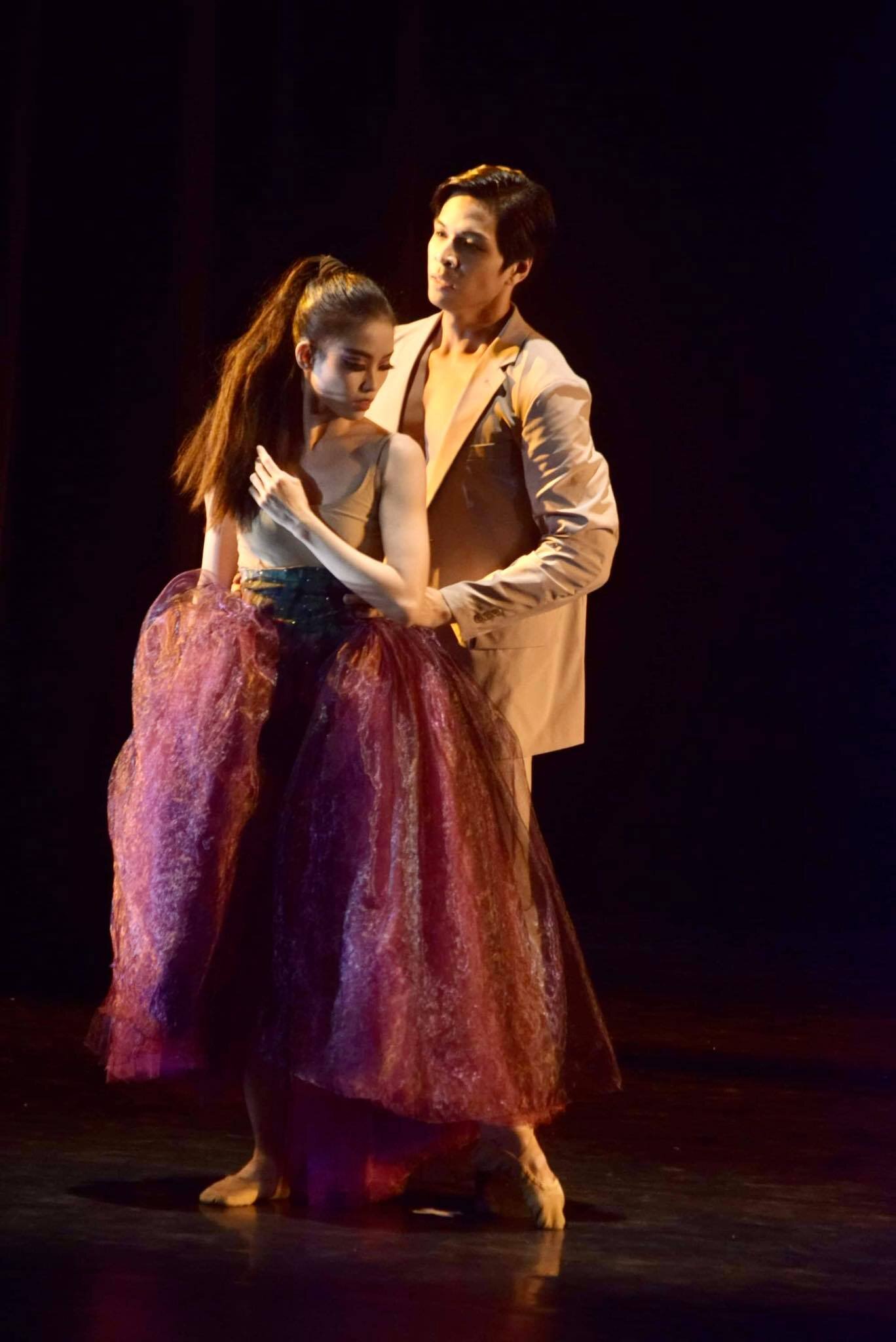    Joan Emery Sia’s pink finery stands out in the brooding  Paloma Muerte,  a choreography by Hamburg Ballet artist Marcelino Libao that also featured Mark Sumaylo and three other dancers. It was one of the numbers performed in  Tuloy ang Sayaw-an , 