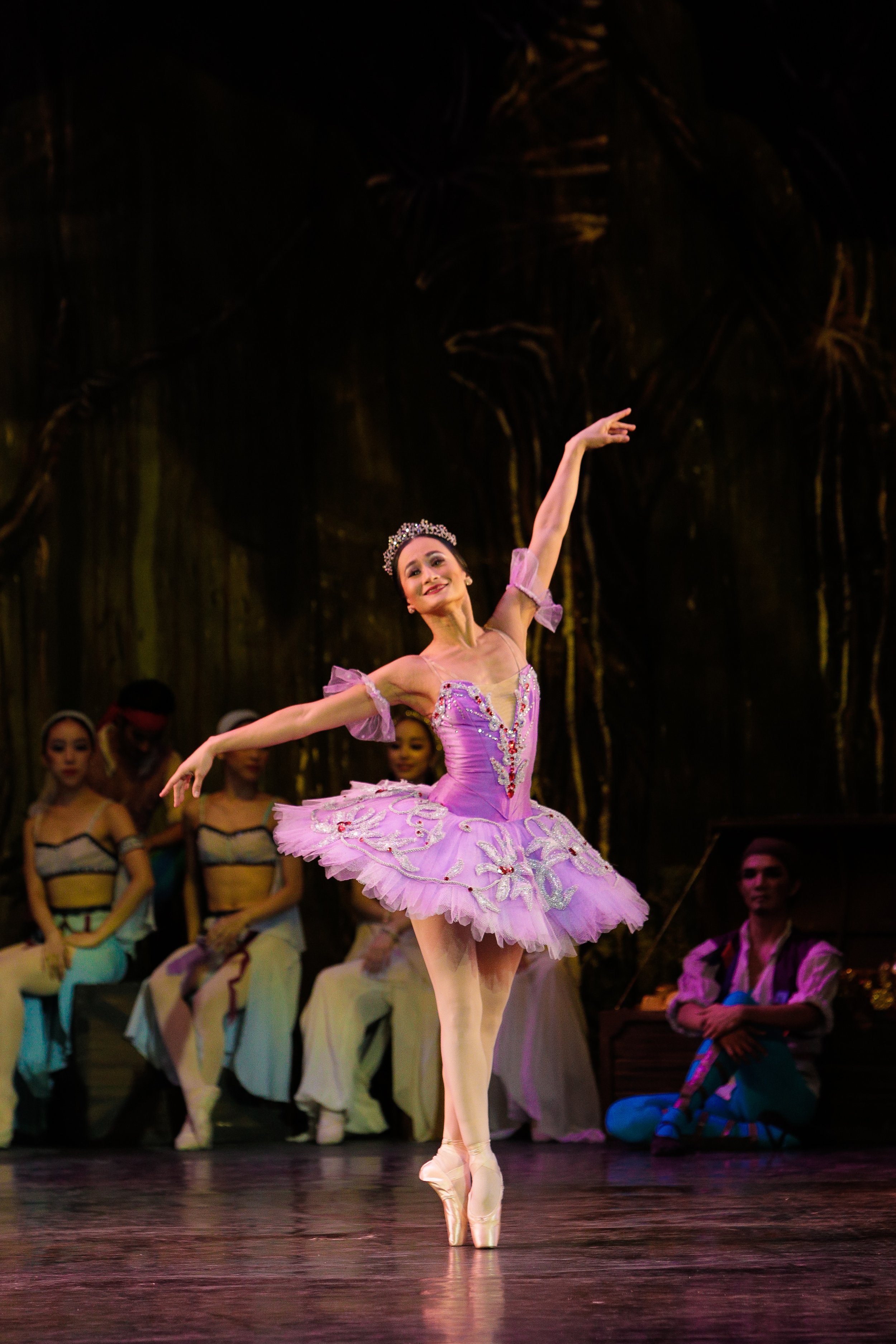    As Medora, the high-spirited heroine of  Le Corsaire  (2013), Lisa Macuja-Elizalde wears a delightful lilac tutu with sparkling floral embellishments on the skirt that no doubt charms the pirate Conrad into saving this perennial damsel in distress