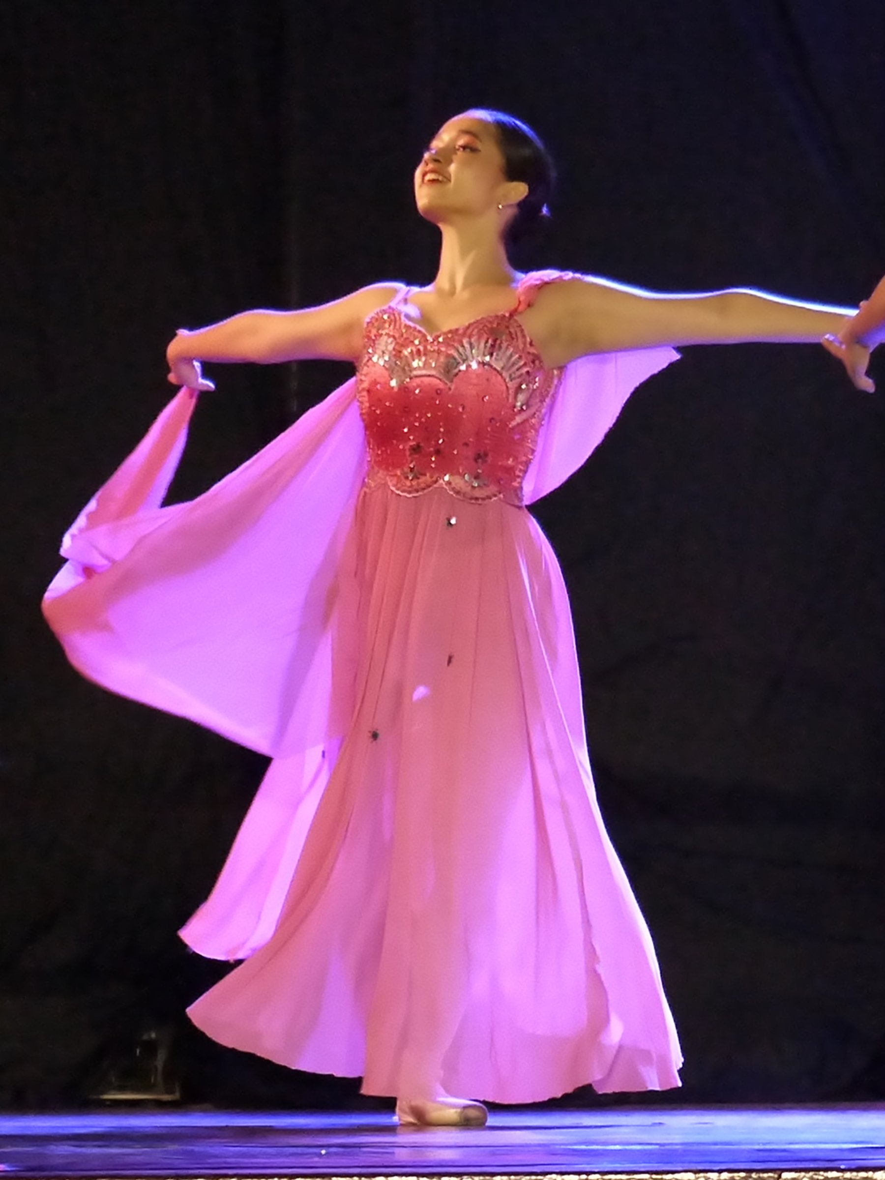    Judith Po is the picture of pink perfection as she joins the all-female  Dalagang Pilipina,  a choreography by the late Tony Fabella that celebrates ballet and fashion. The piece was presented in an  OPM Suite  for Ballet Manila’s  The Silver Gala