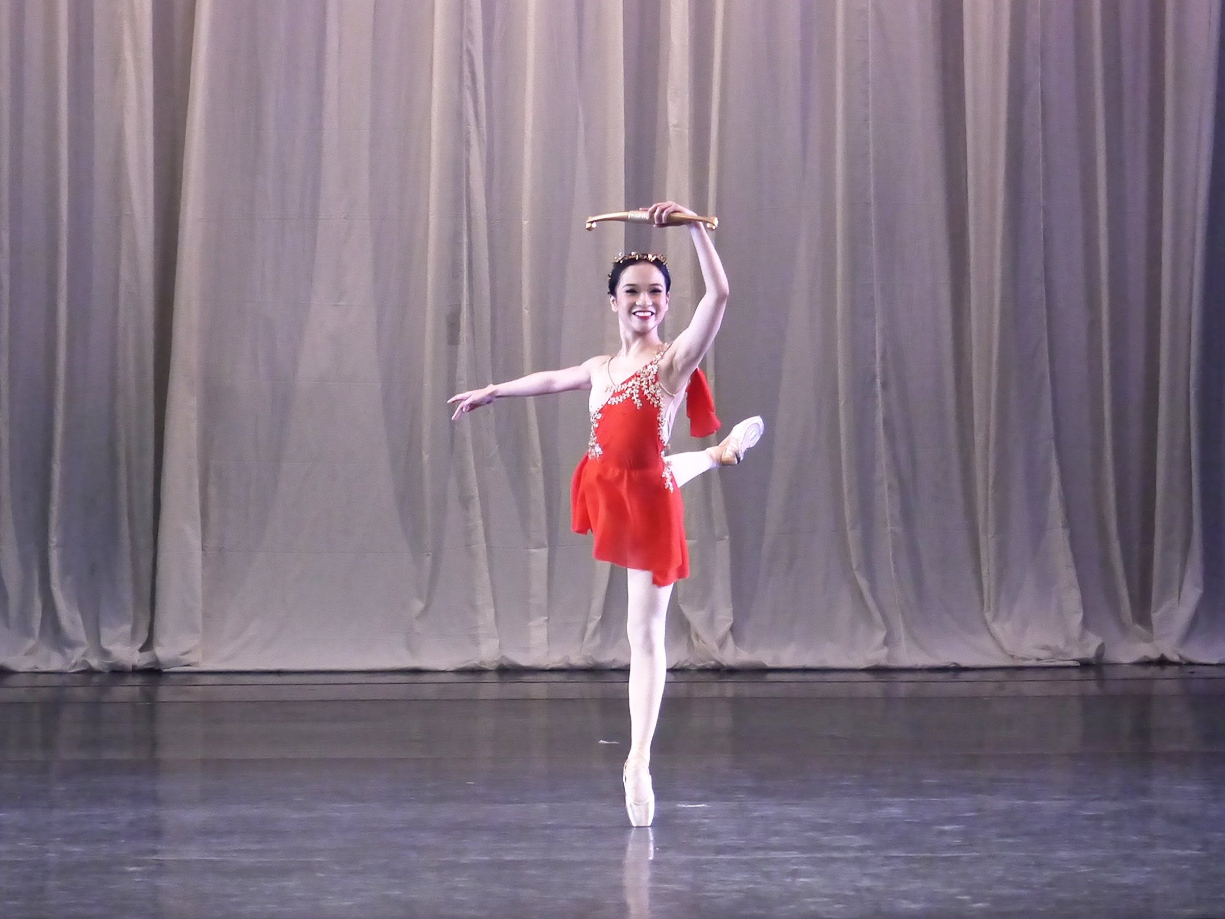 Armed with her bow, Diane (Jasmine Pia Dames) freely roams the woodlands. She subsequently encounters the hunter Acteon and, in a dance inspired by myth as showcased in the production Deux (2019), the pair engage in a dramatic portrayal of the p