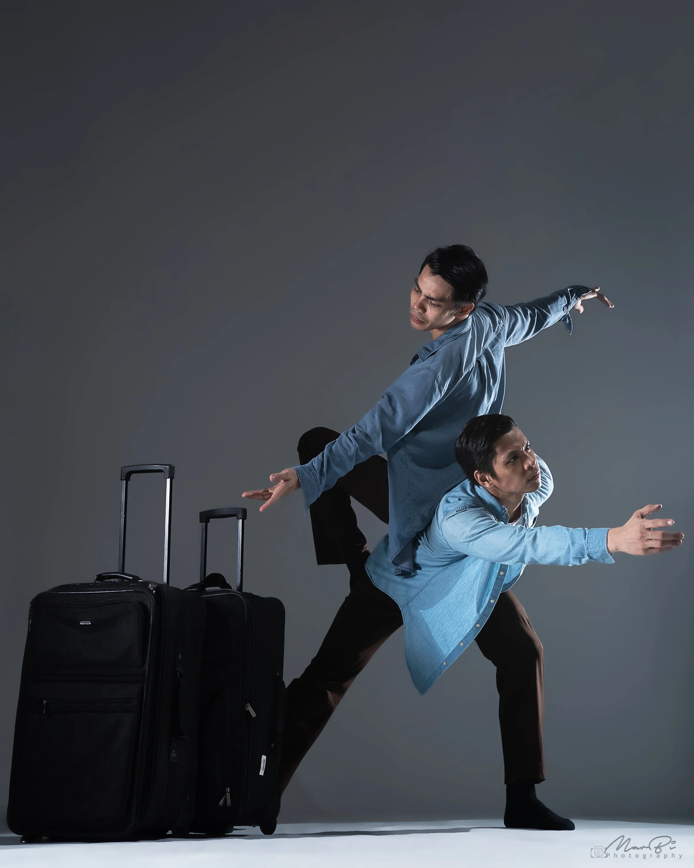    Gerardo Francisco’s  OFW  is his tribute to the people dubbed as the country’s modern heroes, the initials standing for overseas Filipino workers. The nine-minute choreography depicts a pair of OFWs and the struggles they face as they strive to ea