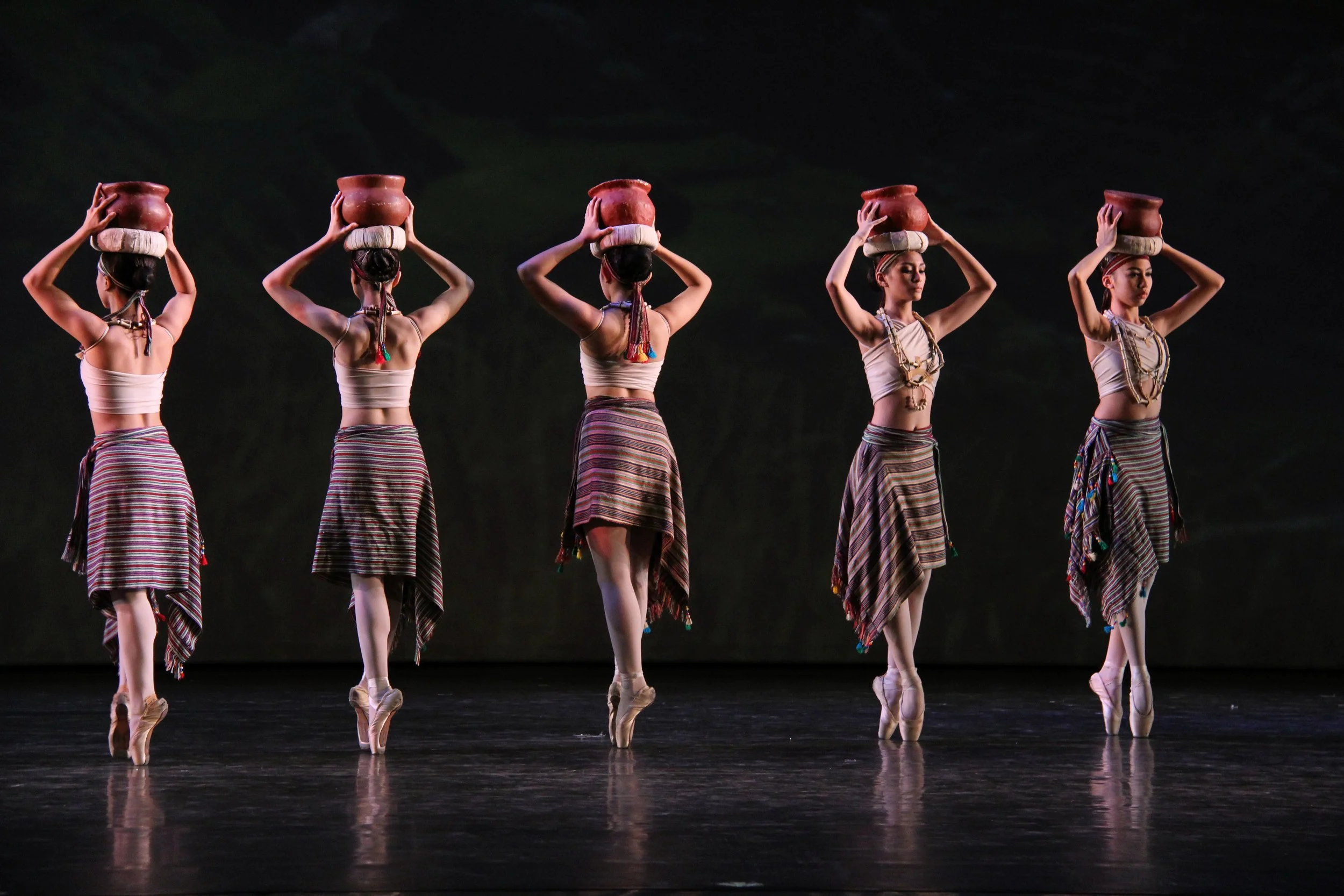   Jojo Lucila’s  Sari’t Bahag  is a contemporary ballet that blends classical pointe work with the indigenous mountain traditions of Northern Luzon. This is reflected in the look worn by the dancers which takes inspiration from tribal weaves and acce