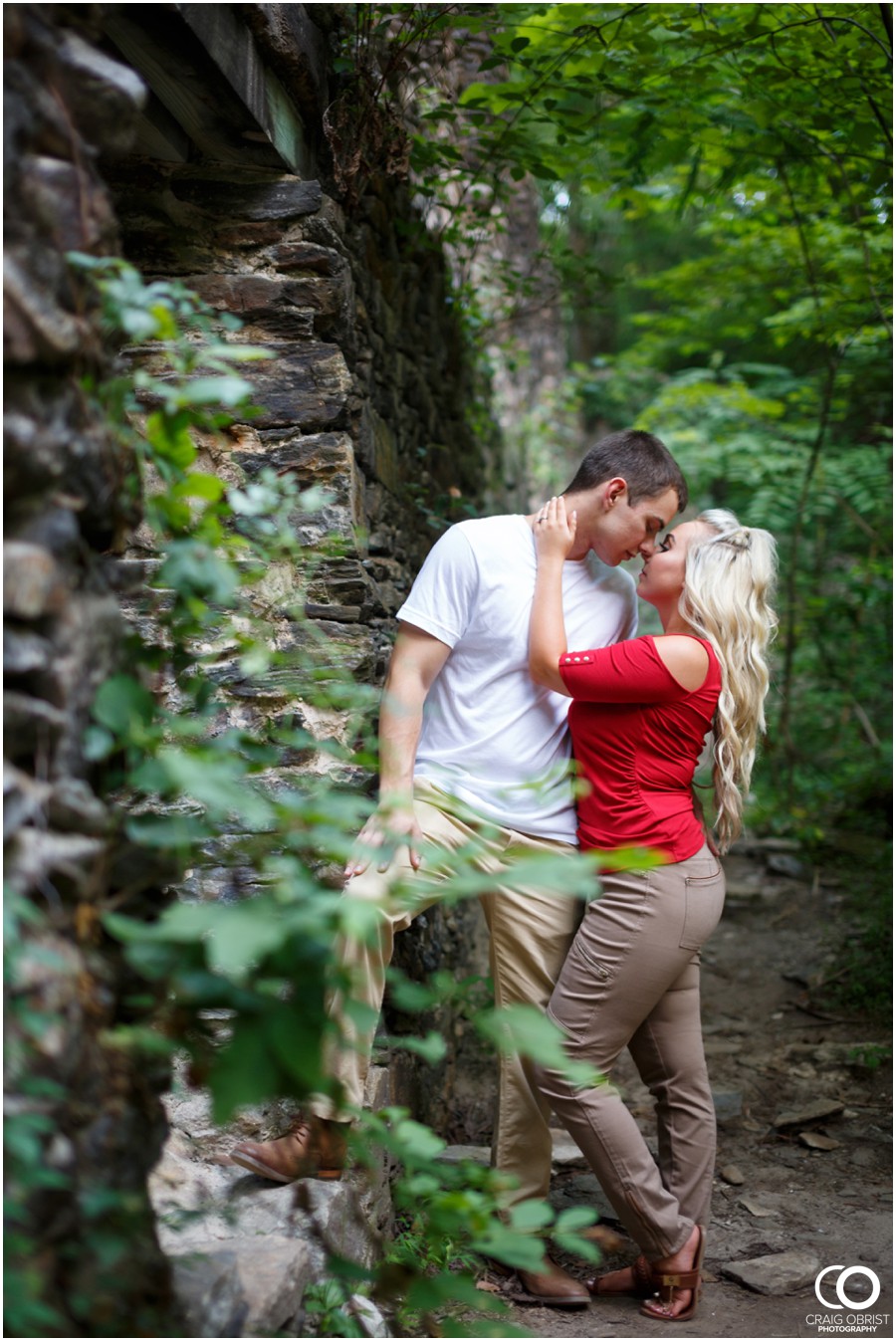 sope-creek-ruins-engagement-portraits-atlanta-georgia_0010.jpg