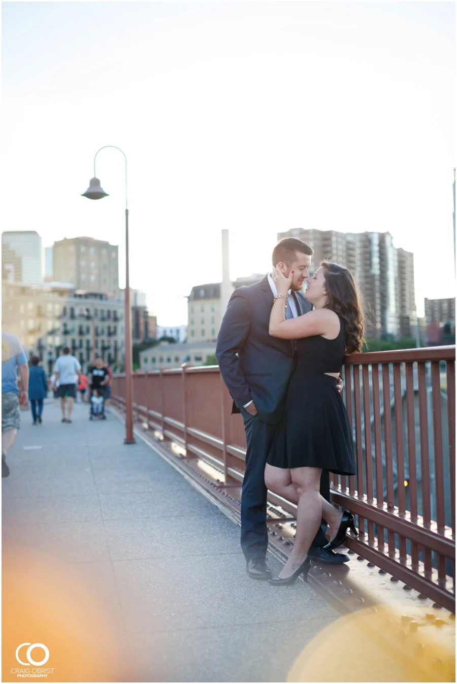 Minneapolis Minnesota Engagement Portraits Minnehaha Falls_0024.jpg