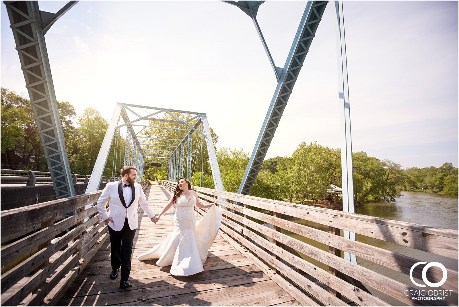 Canoe Restaurant Wedding Bridge Portraits_0011.jpg