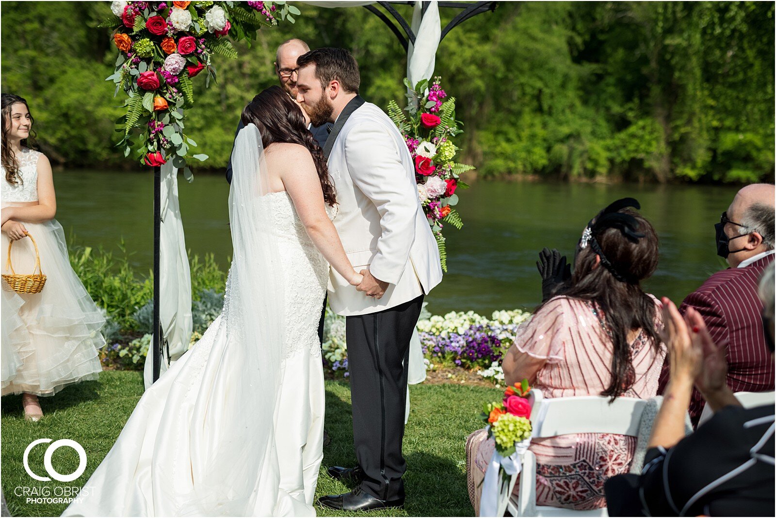 Canoe Restaurant Wedding Bridge Portraits_0031.jpg