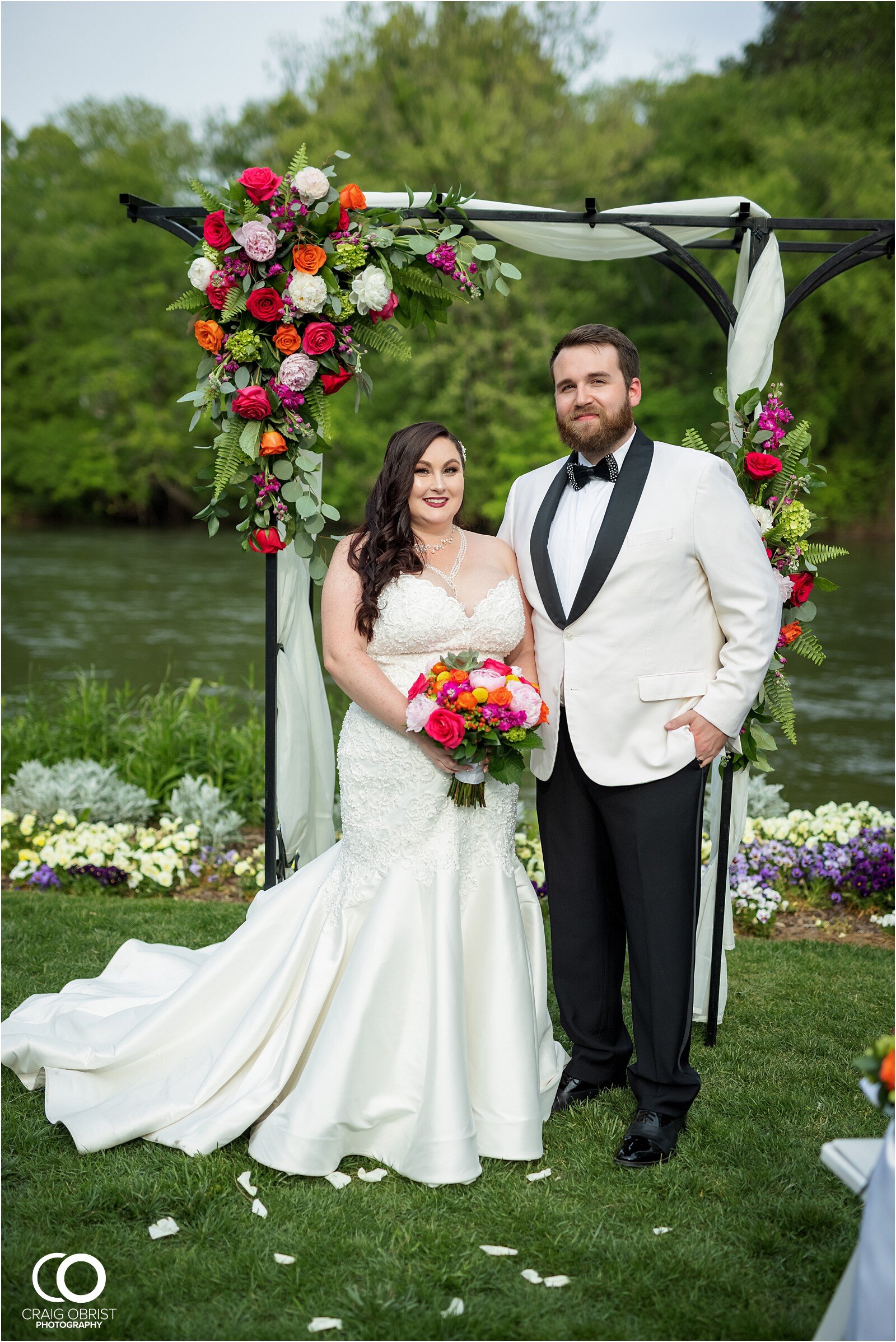 Canoe Restaurant Wedding Bridge Portraits_0036.jpg