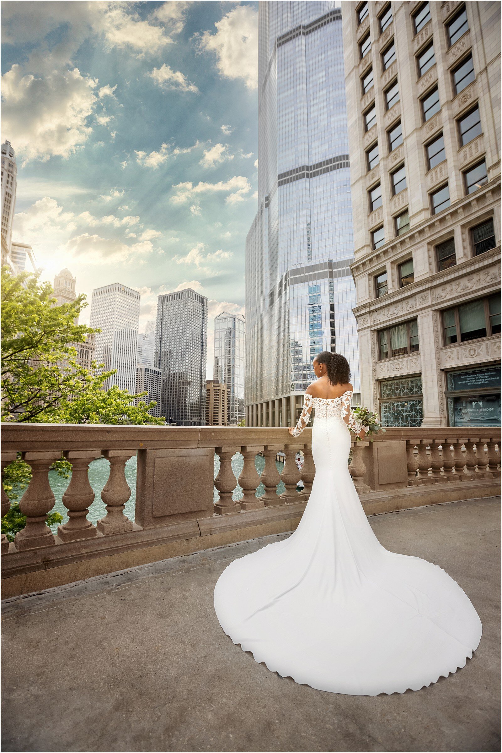 Chicago Magic Mile Michigan Avenue Wedding Portraits Skyline River Galleria Marchetti_0018.jpg
