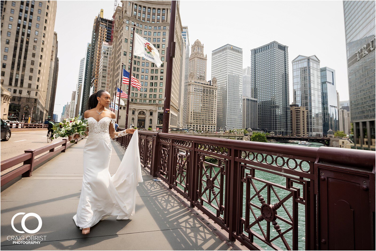 Chicago Magic Mile Michigan Avenue Wedding Portraits Skyline River Galleria Marchetti_0019.jpg