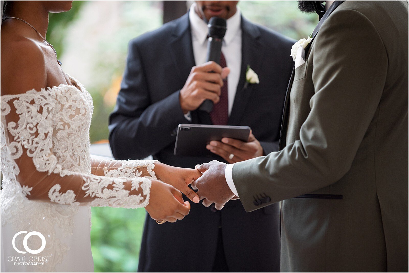 Chicago Magic Mile Michigan Avenue Wedding Portraits Skyline River Galleria Marchetti_0048.jpg