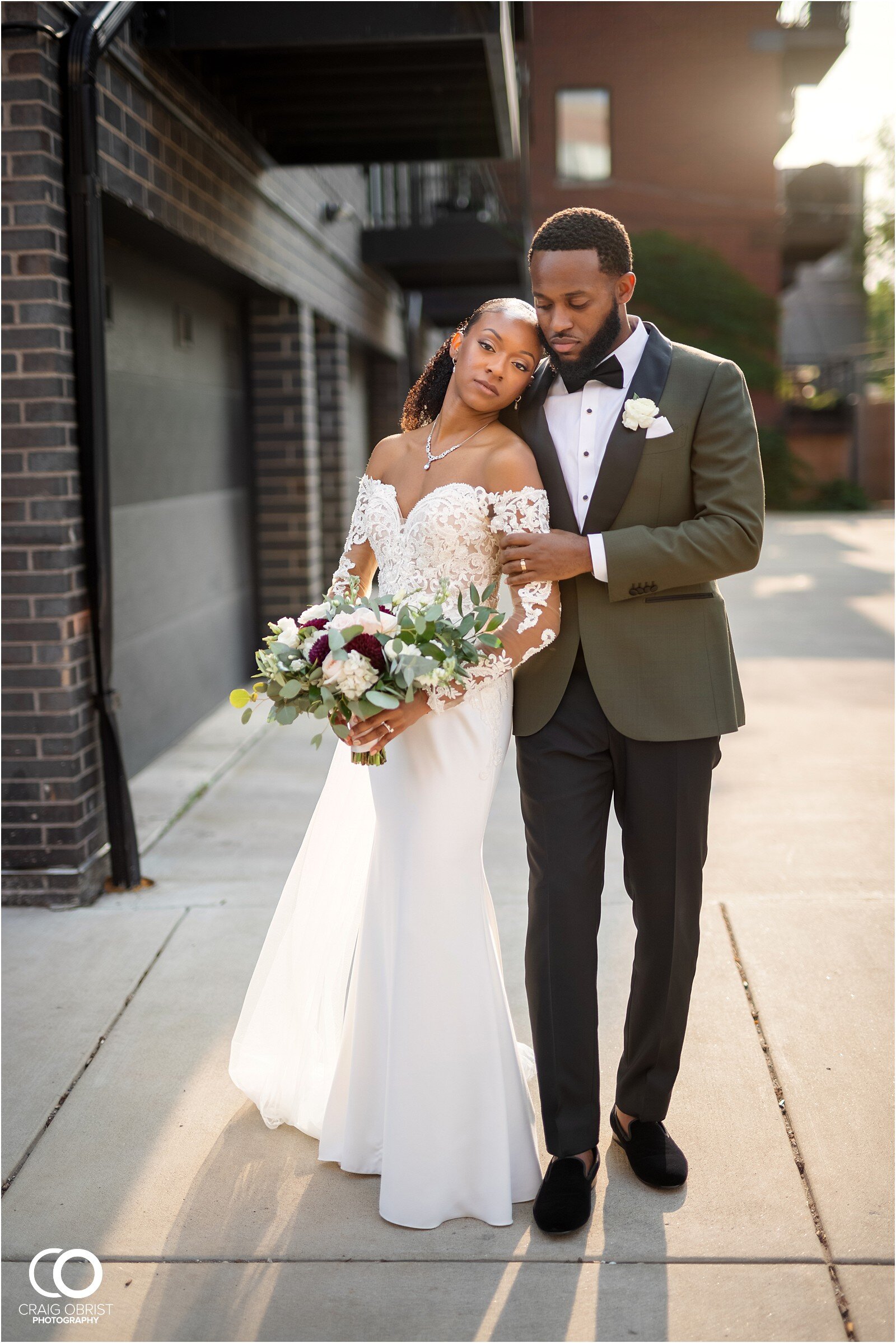 Chicago Magic Mile Michigan Avenue Wedding Portraits Skyline River Galleria Marchetti_0070.jpg