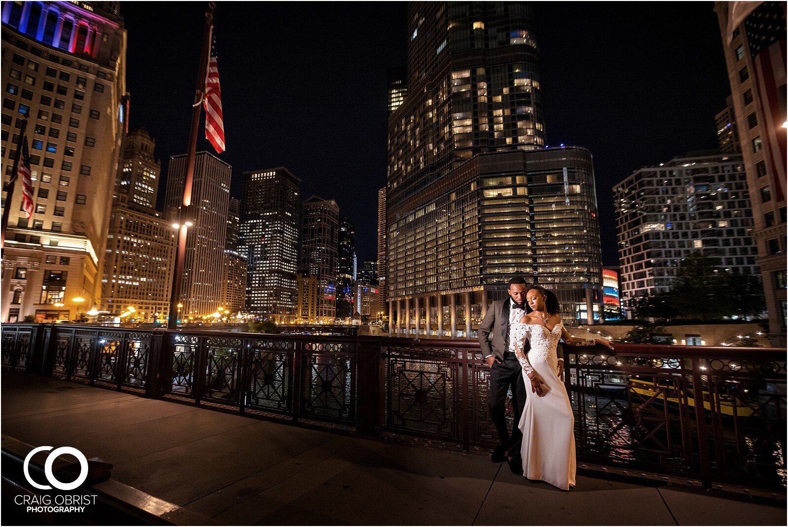 Chicago Magic Mile Michigan Avenue Wedding Portraits Skyline River Galleria Marchetti_0103.jpg