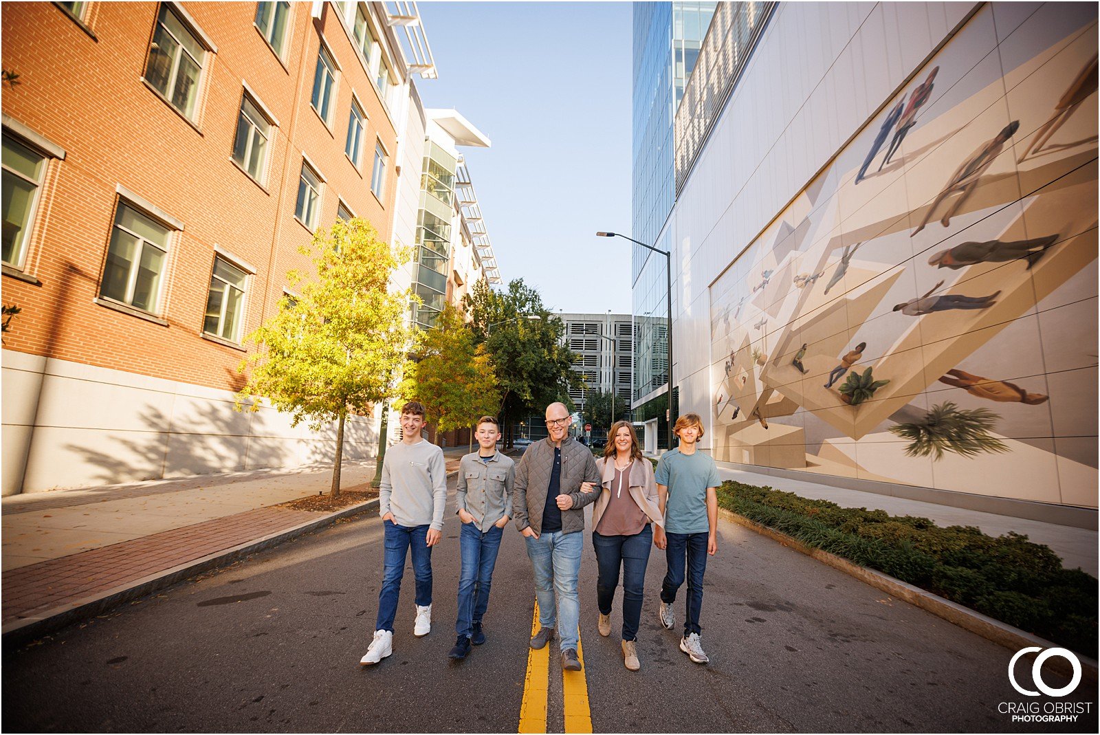 Downtown Atlanta Skyline Murals Grafitti Family Portraits_0001.jpg